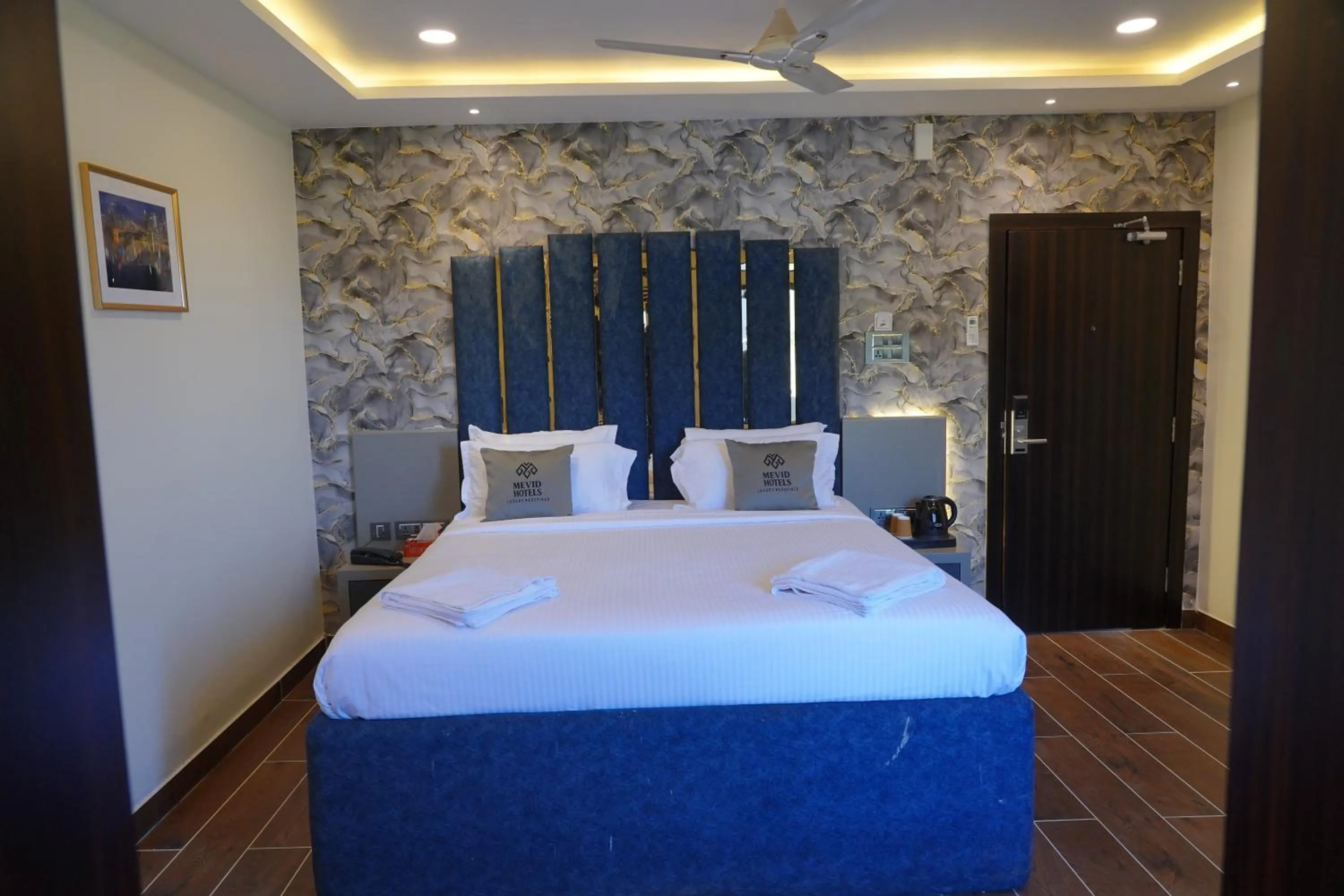 Photo of the whole room, Bed in Mevid Hotels