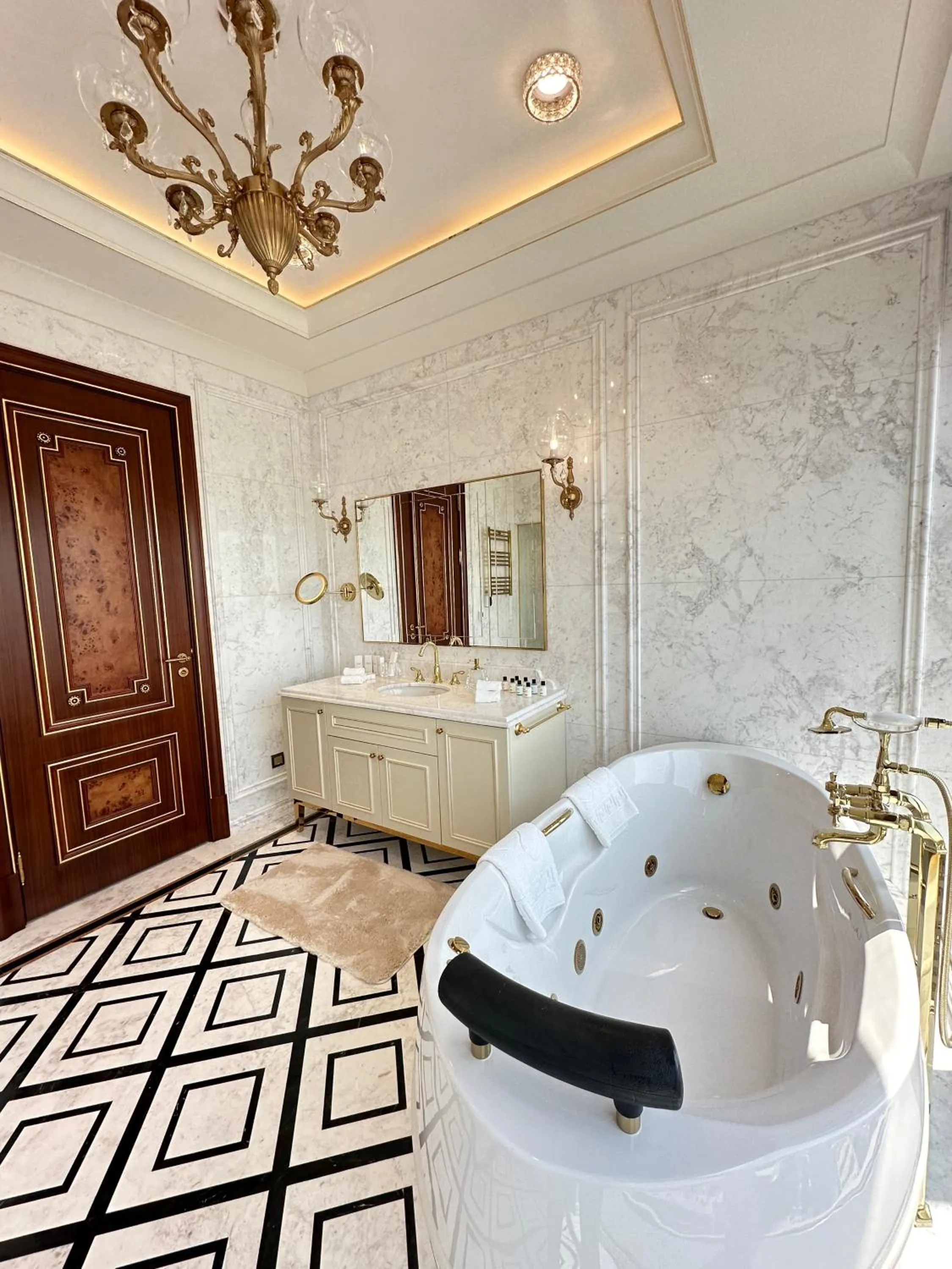 Bathroom in T-CITY PRESIDENTIAL HOTEL