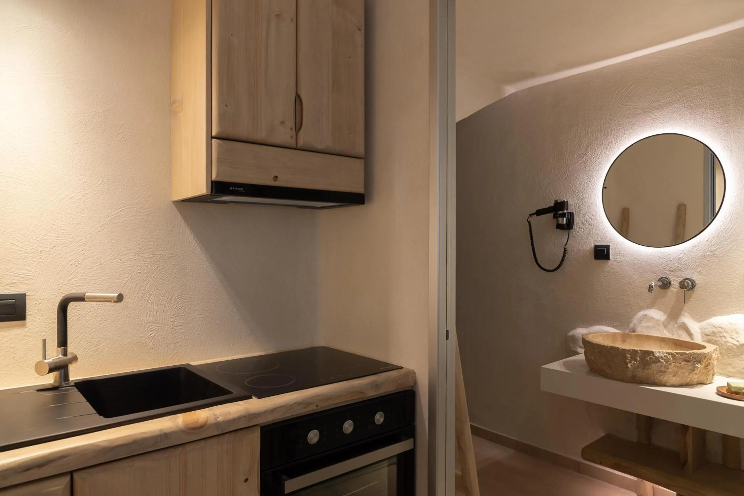 Photo of the whole room in Manili Boutique Suites & Villas