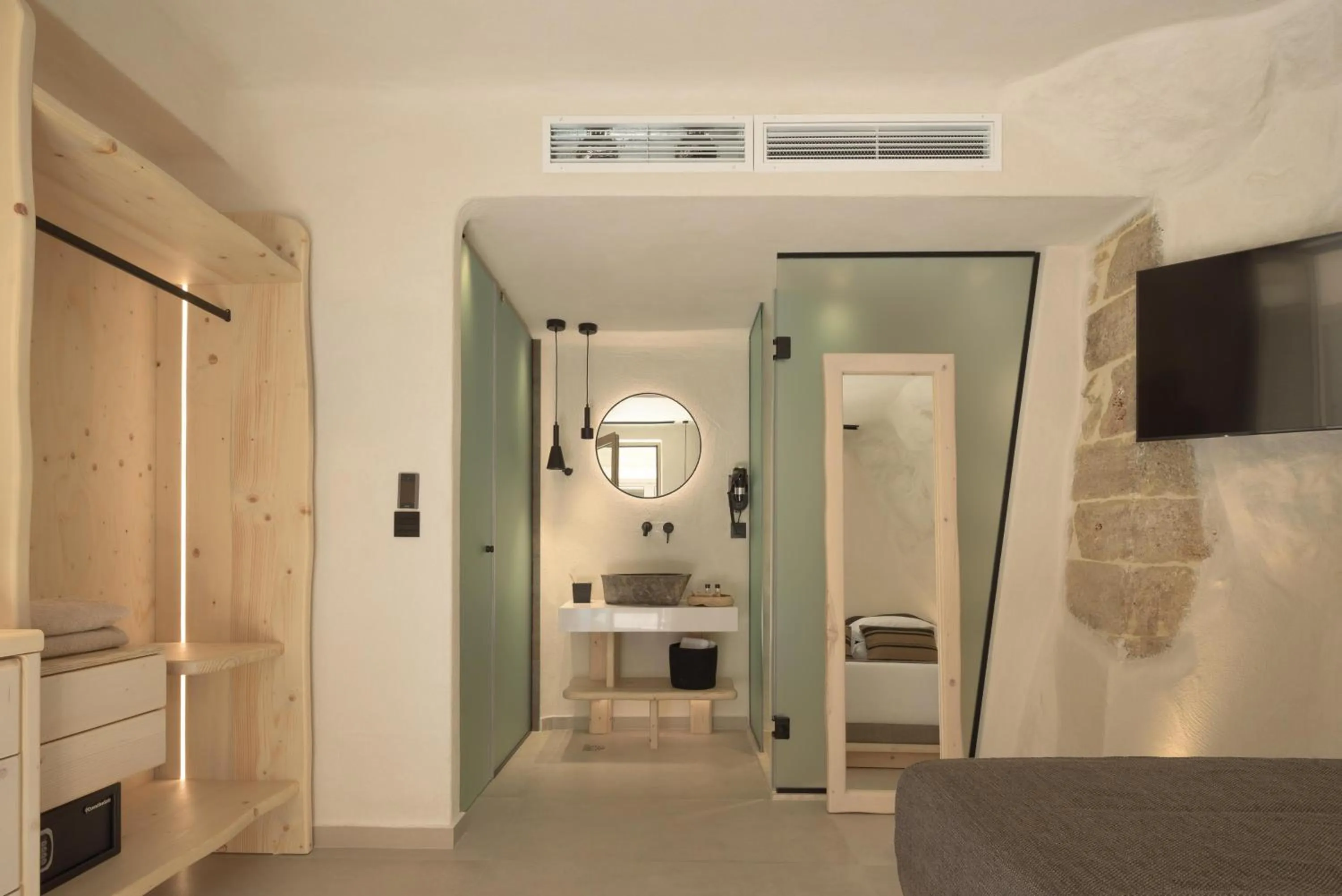 Photo of the whole room, Bed in Manili Boutique Suites & Villas