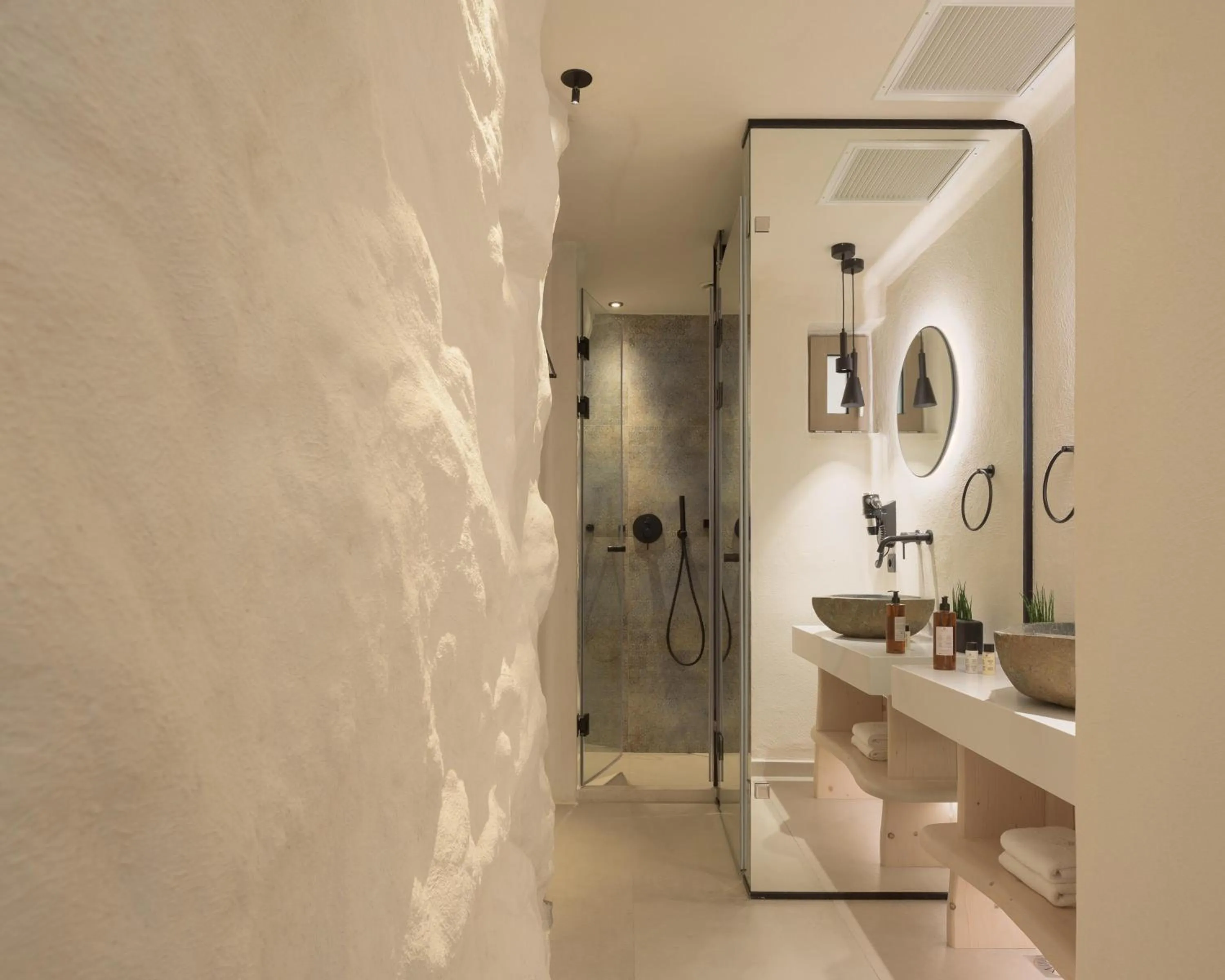 Bathroom in Manili Boutique Suites & Villas