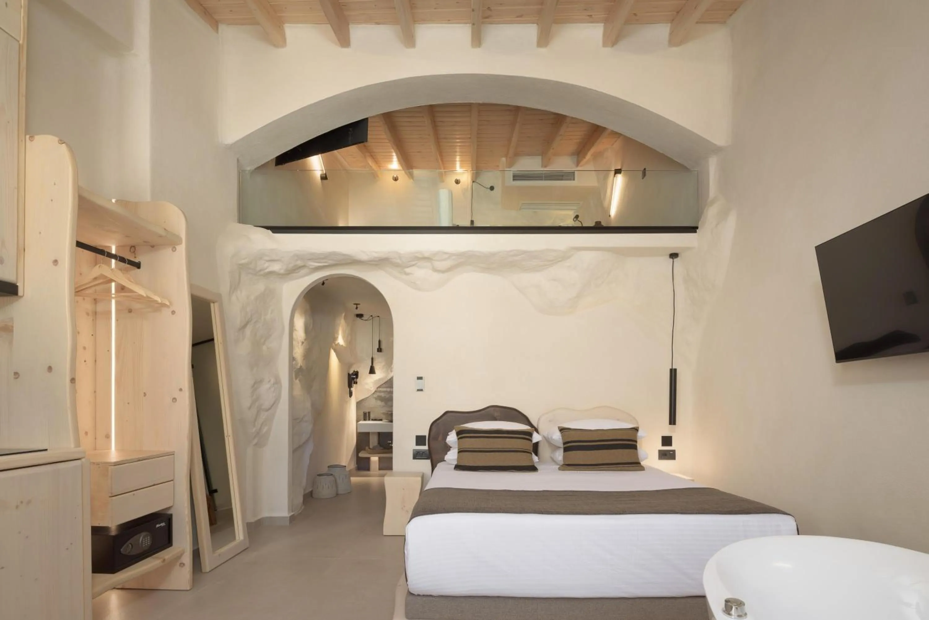 Photo of the whole room, Bed in Manili Boutique Suites & Villas