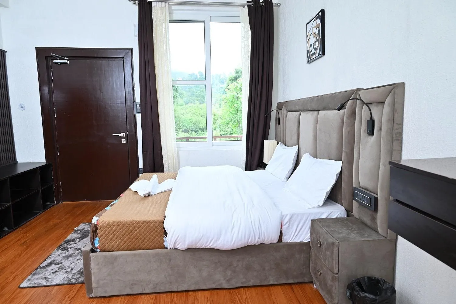 Bed in The Blossom Glee