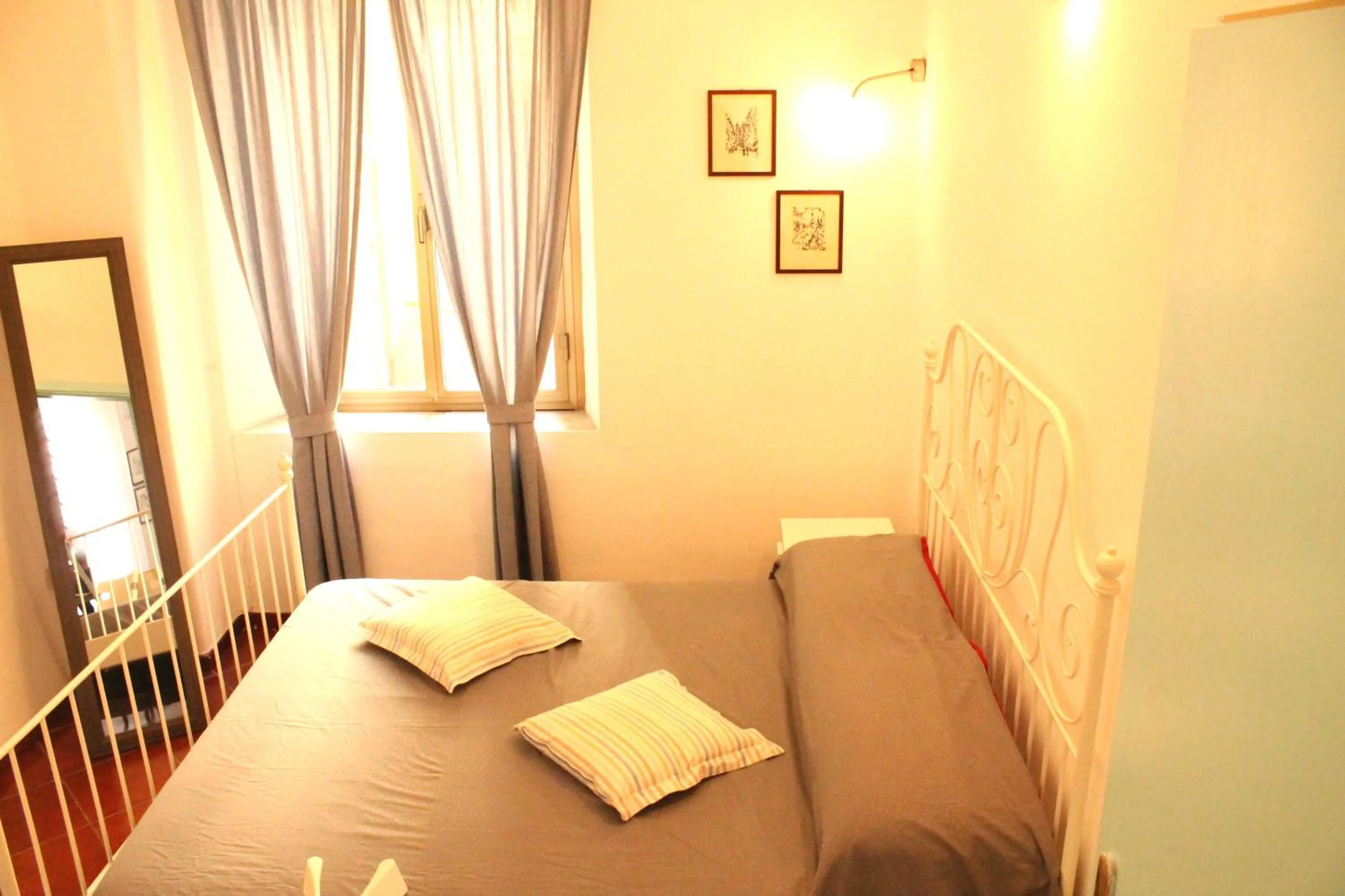 Bed in Apartment - Laterano 85