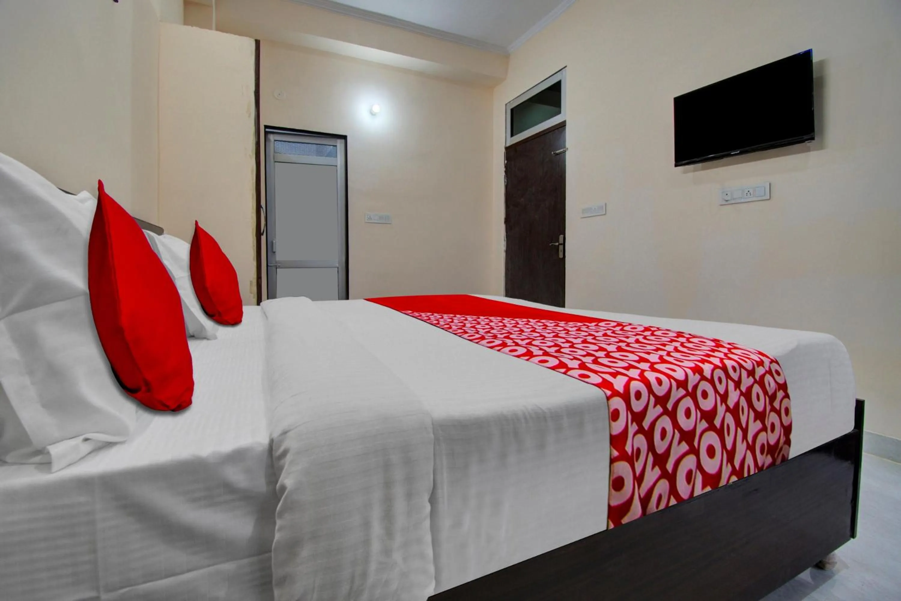 Bedroom, Bed in Hotel O Shree Shyam Palace