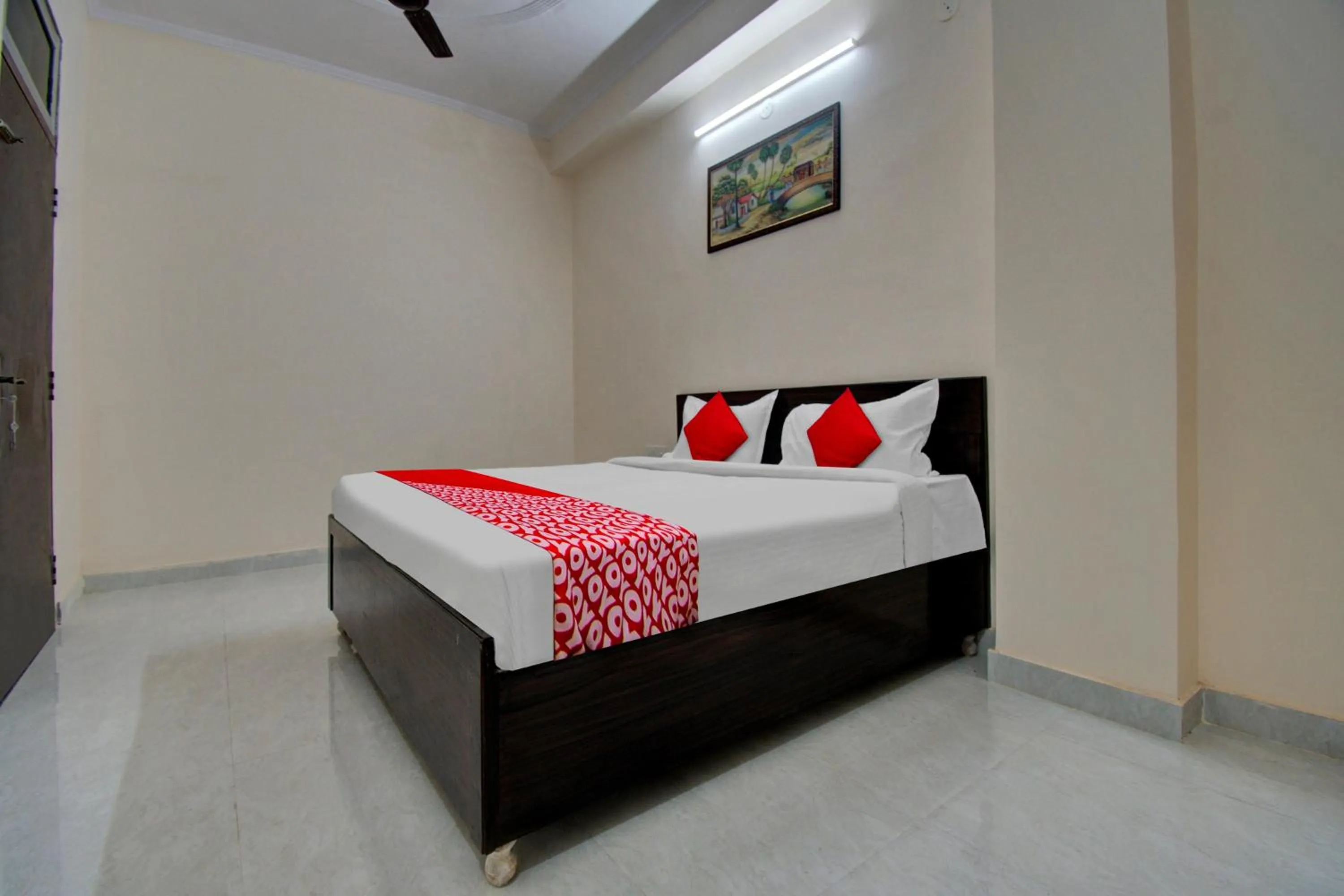 Bedroom, Bed in Hotel O Shree Shyam Palace
