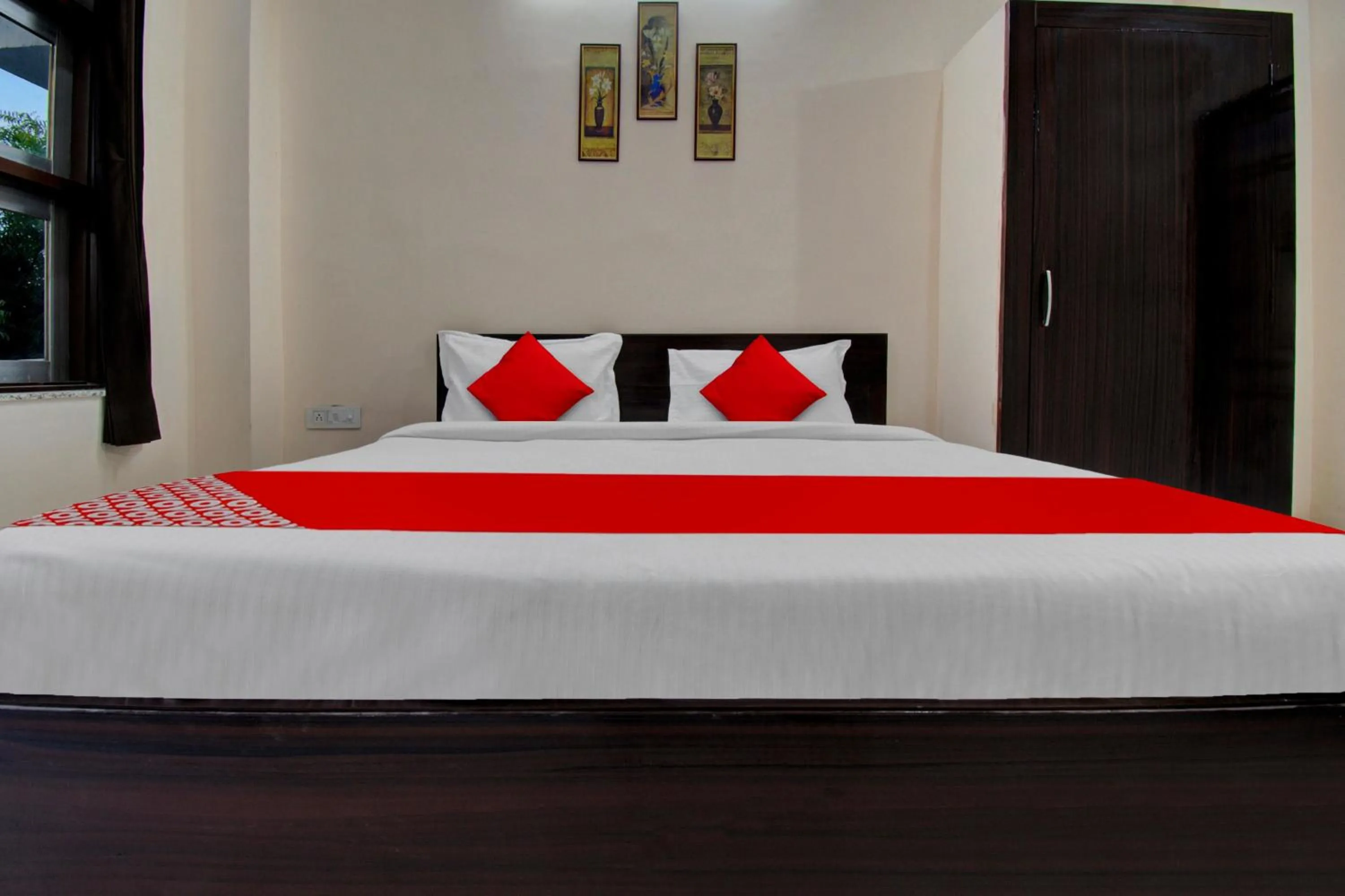 Bedroom, Bed in Hotel O Shree Shyam Palace