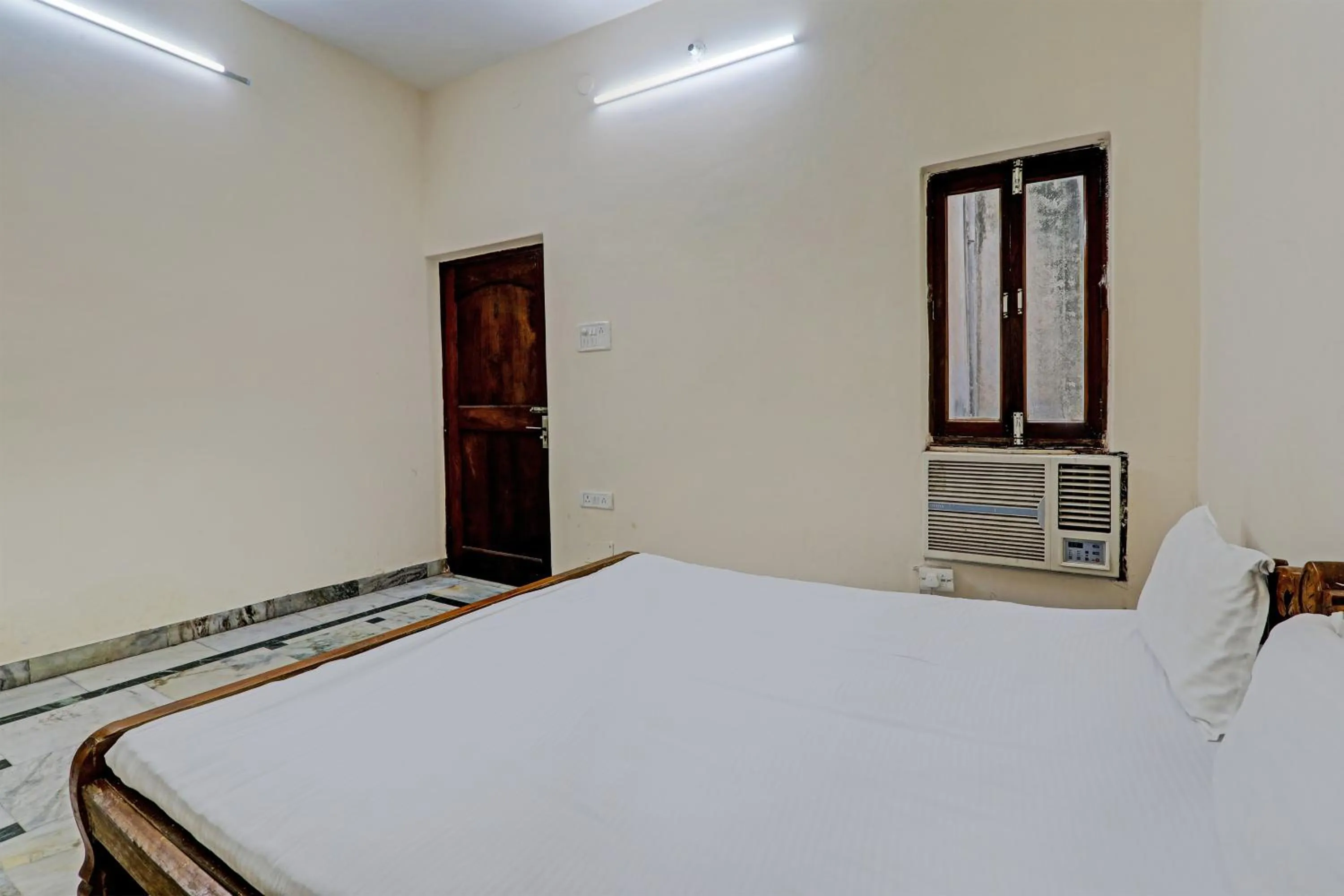 Bedroom in Hotel O PG ON GANGES