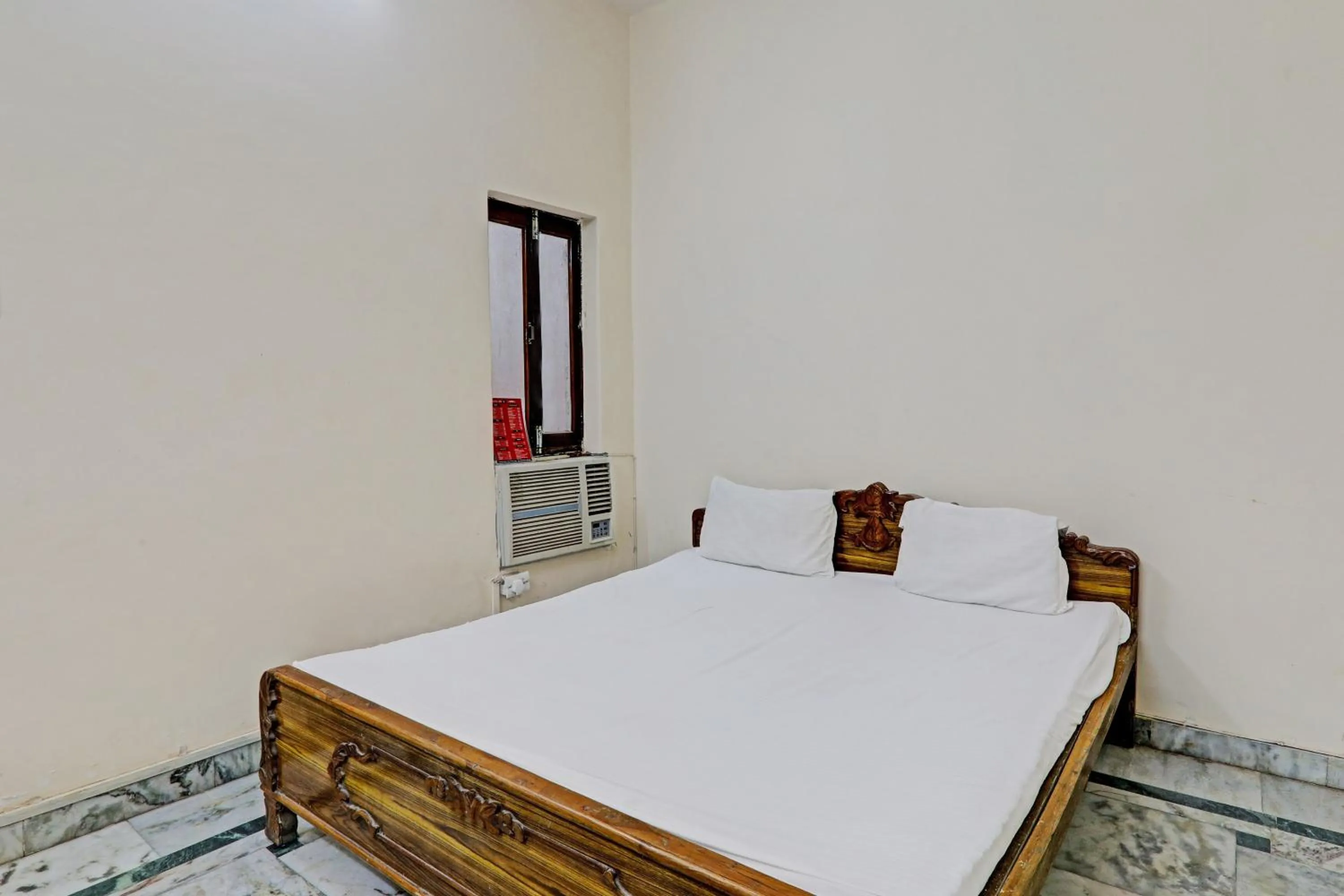 Bedroom in Hotel O PG ON GANGES