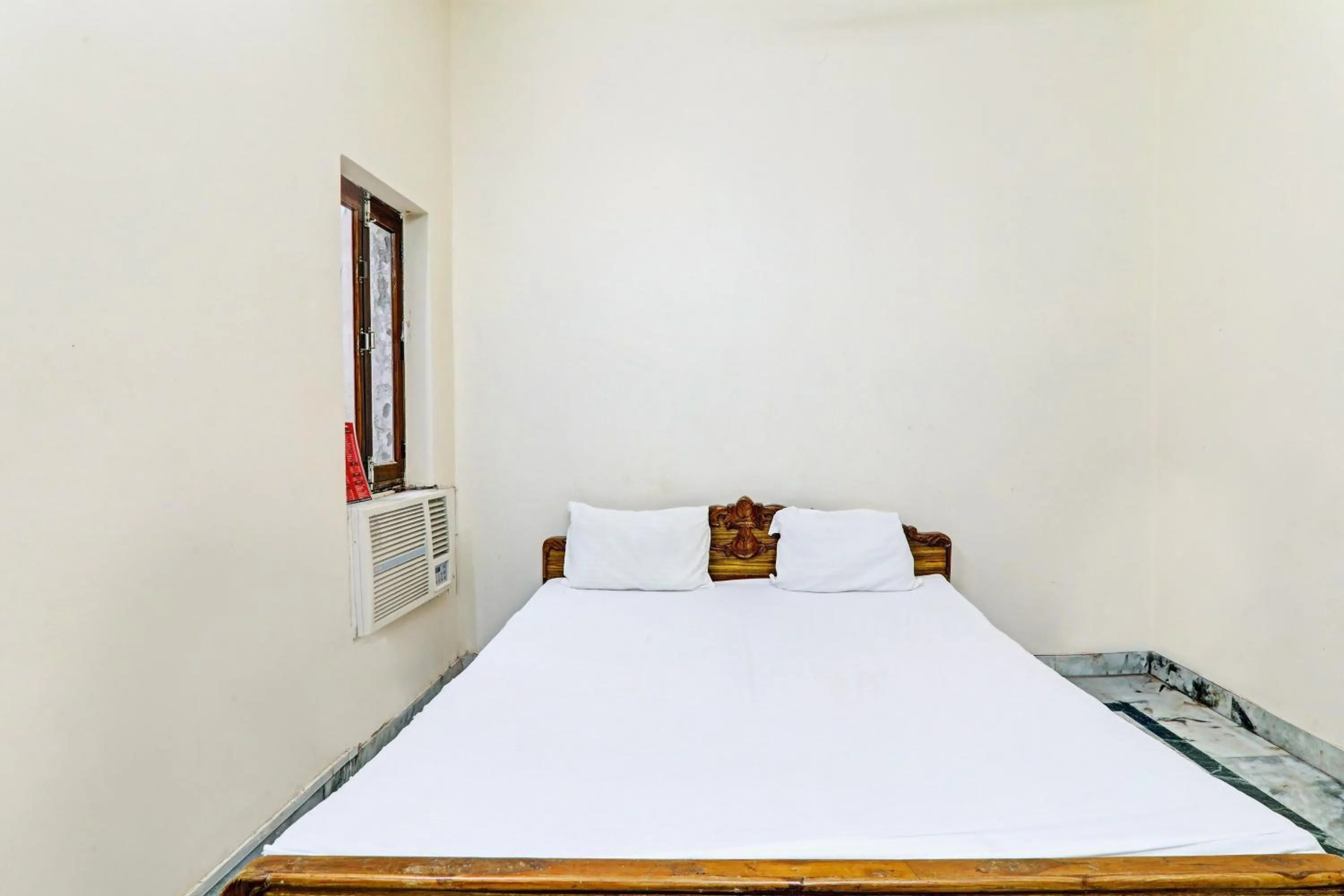 Facade/entrance in Hotel O PG ON GANGES