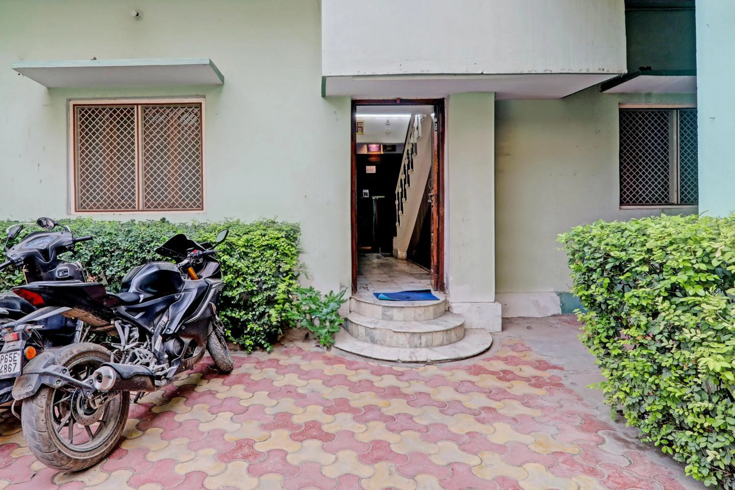Facade/entrance in Hotel O PG ON GANGES