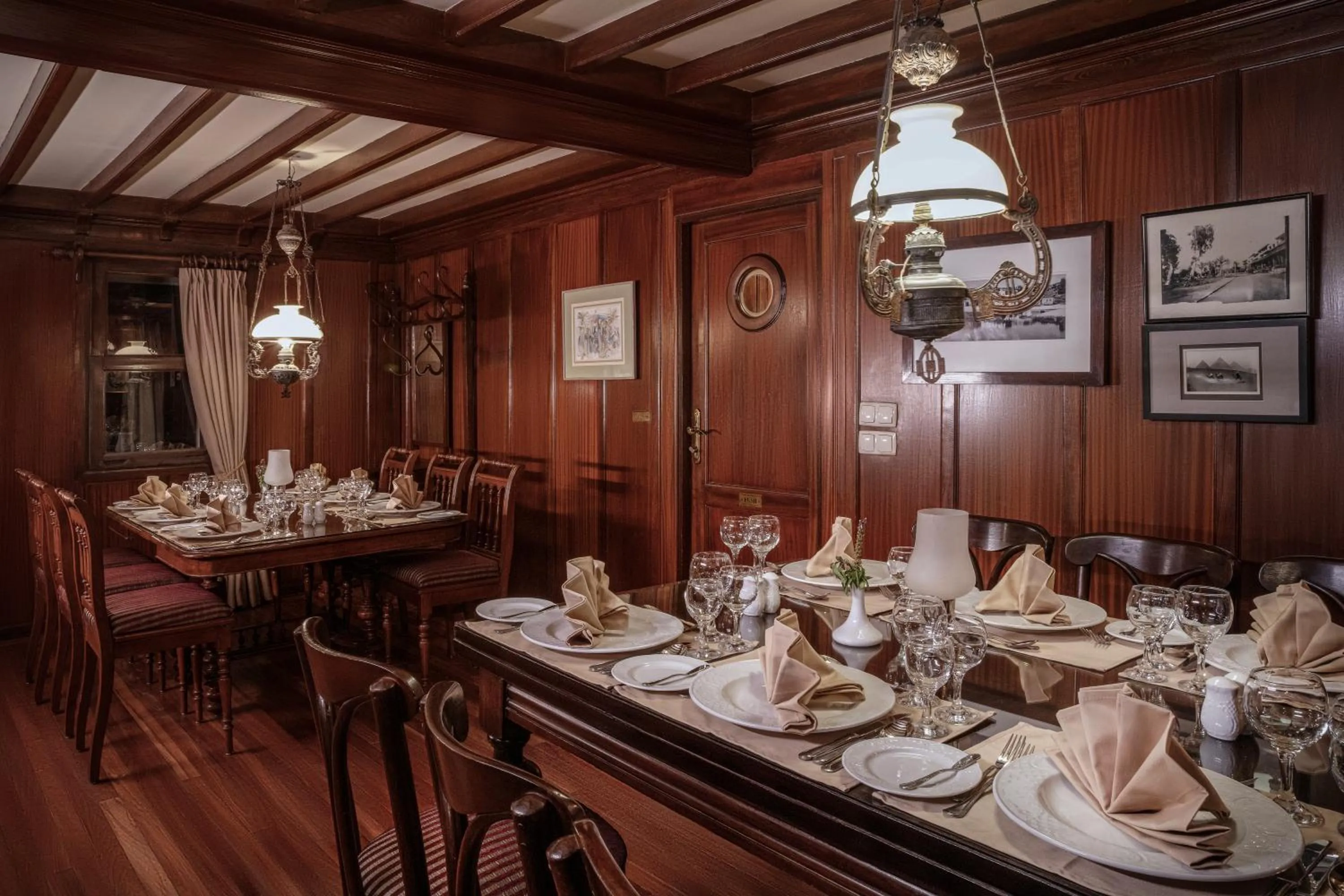 Restaurant/places to eat in Farouz El Nil II Nile Cruise - Every Monday from Luxor for 07 & 05 Nights