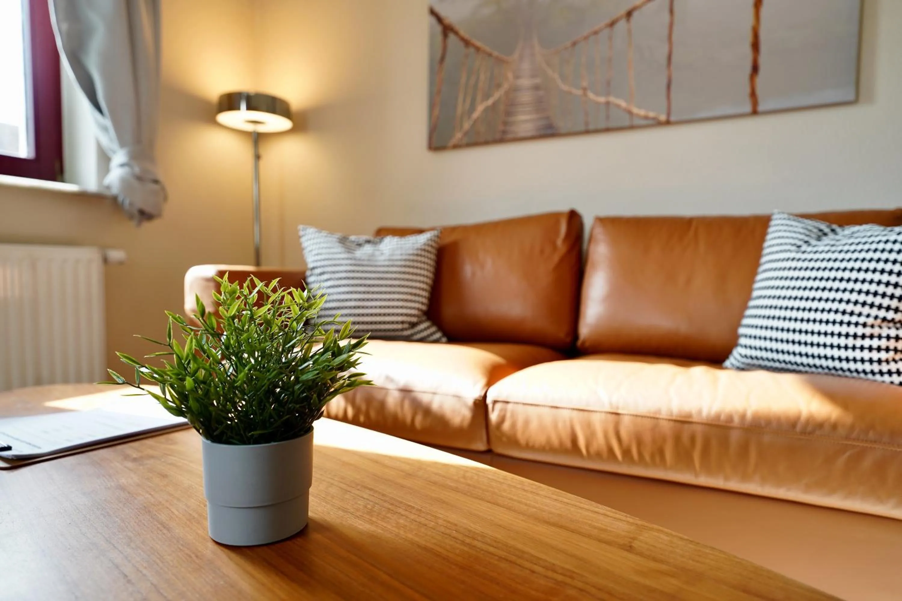 Bed in EDLER WOHNRAUM Noble Stadtoase mit Boxspringbett, Kaffeevollautomat & Parkplatz