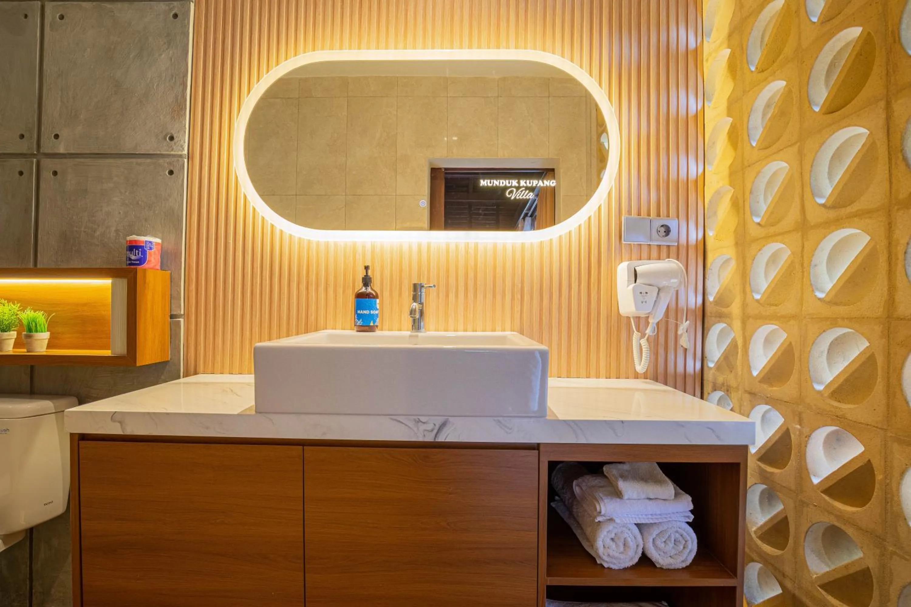 Bathroom in Munduk Kupang Sekumpul Villa