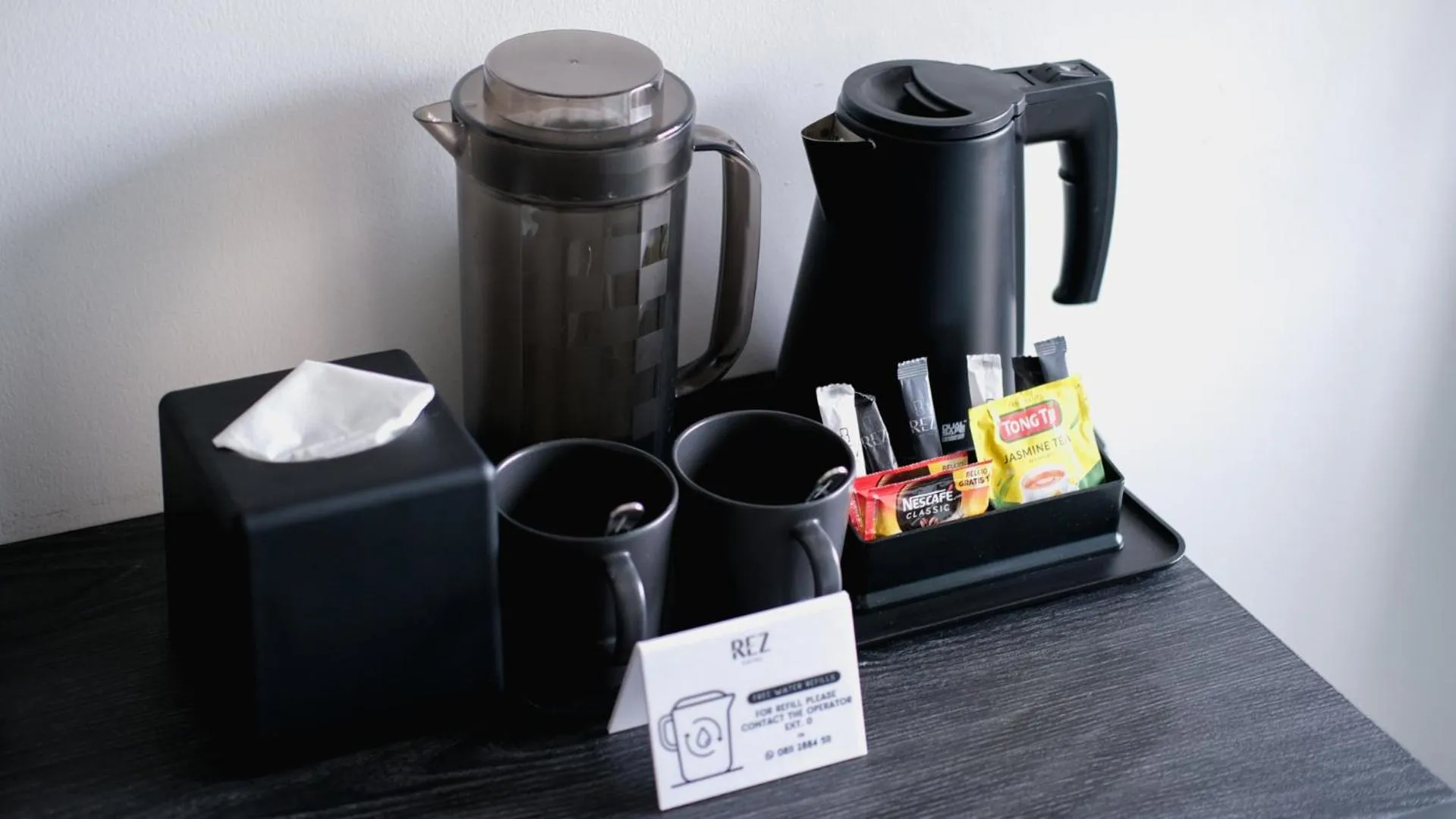 Coffee/tea facilities in REZ Hotel Semarang
