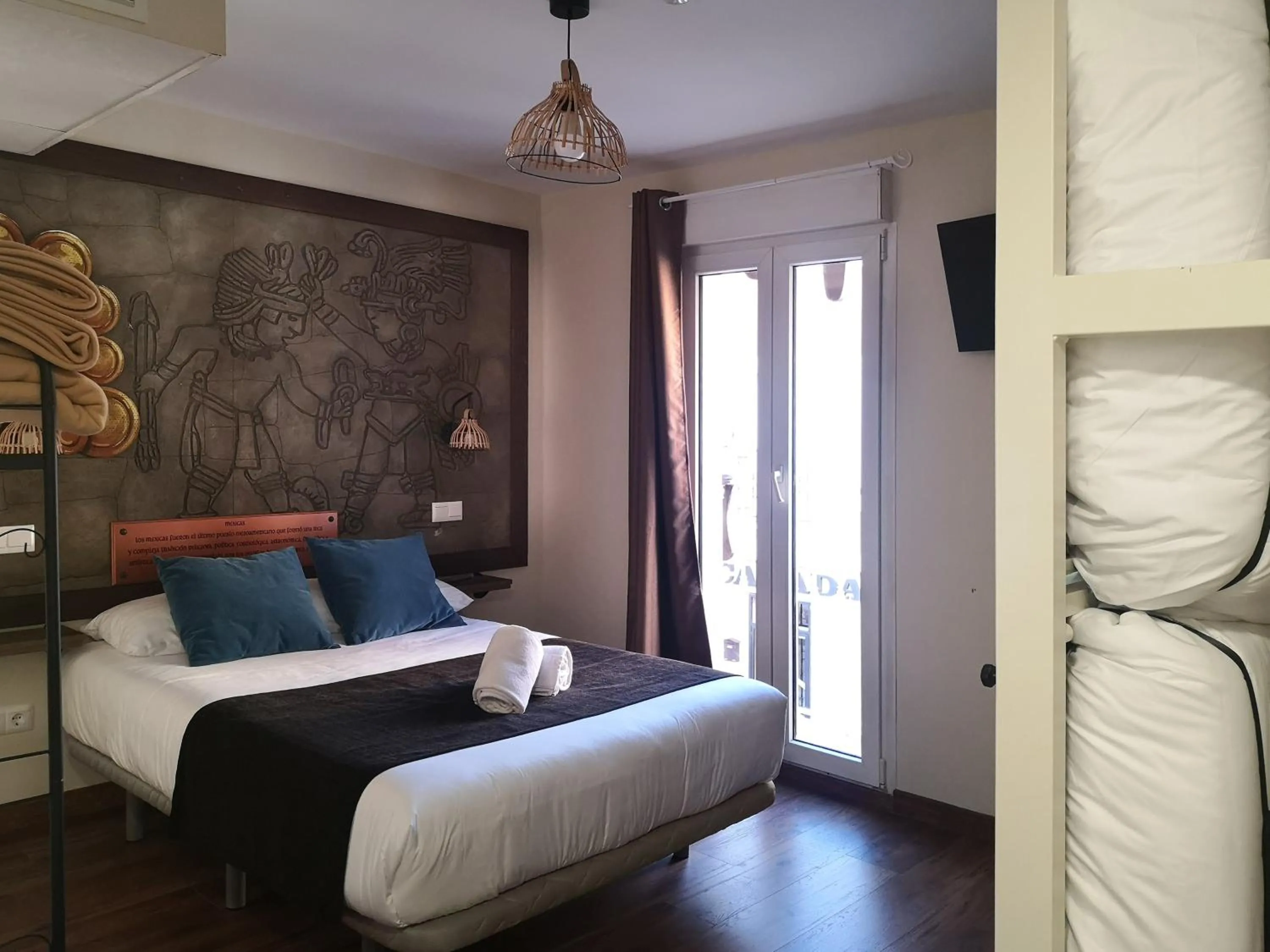 Quadruple Room with Balcony in El Indio Chocolatería Boutique