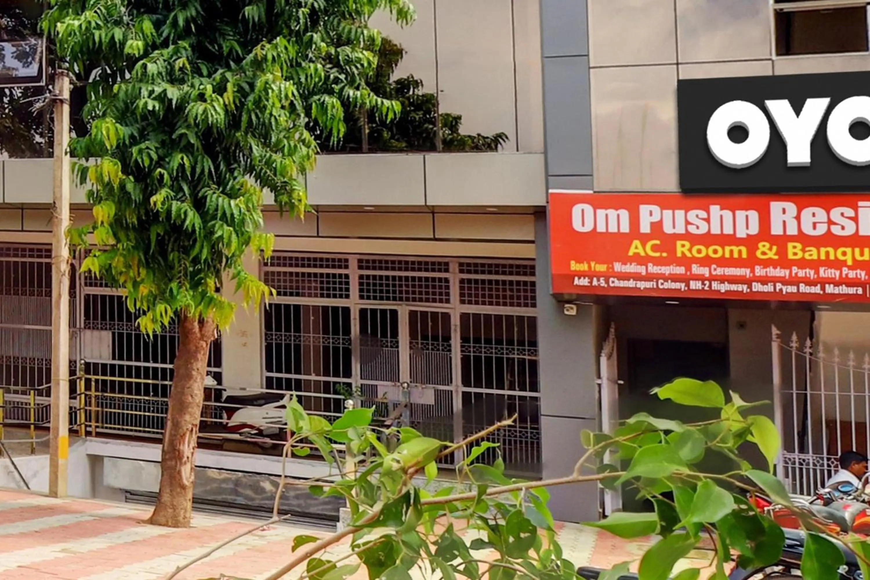 Facade/entrance in Itsy Hotels Om Pushp Residency