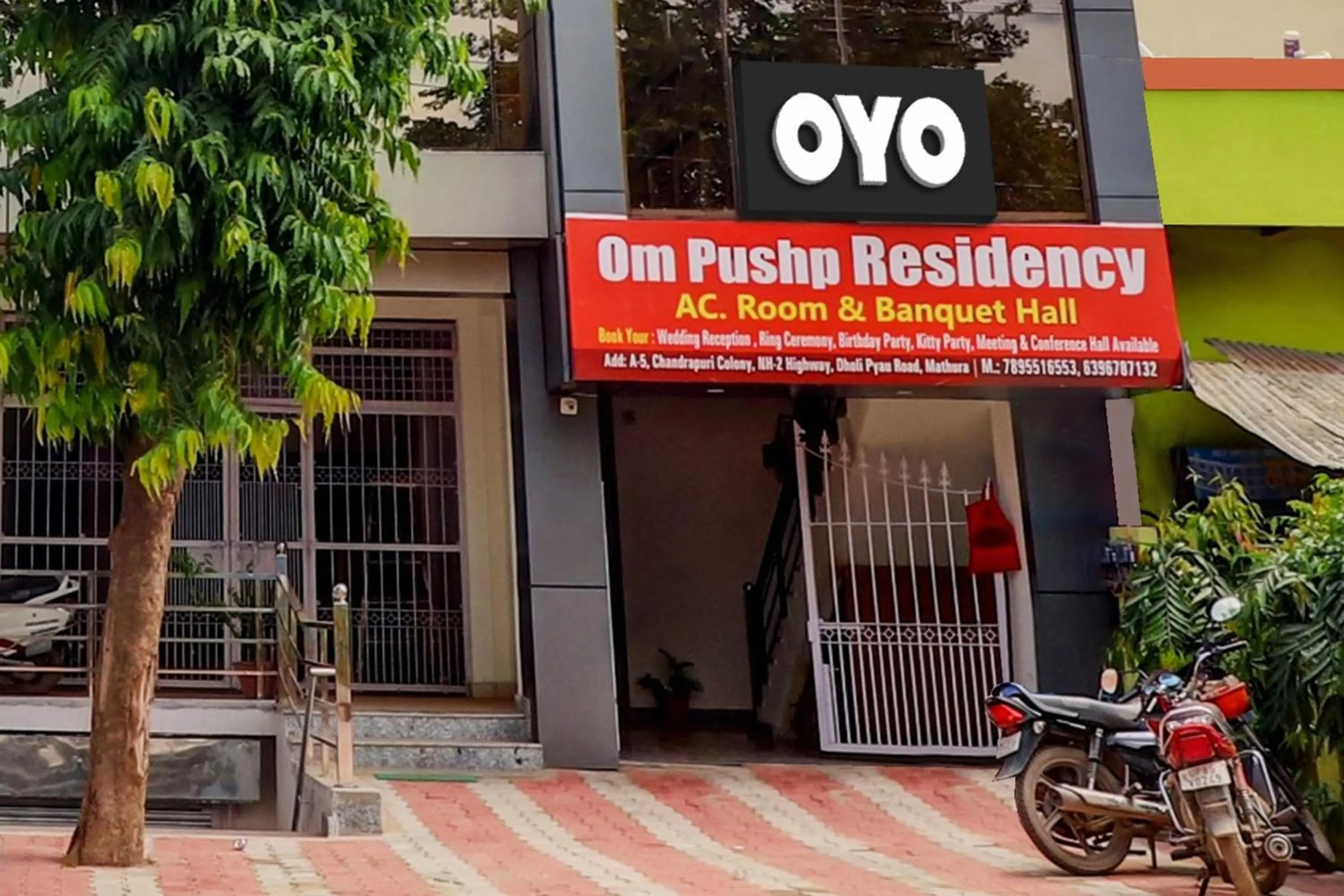 Facade/entrance in Itsy Hotels Om Pushp Residency