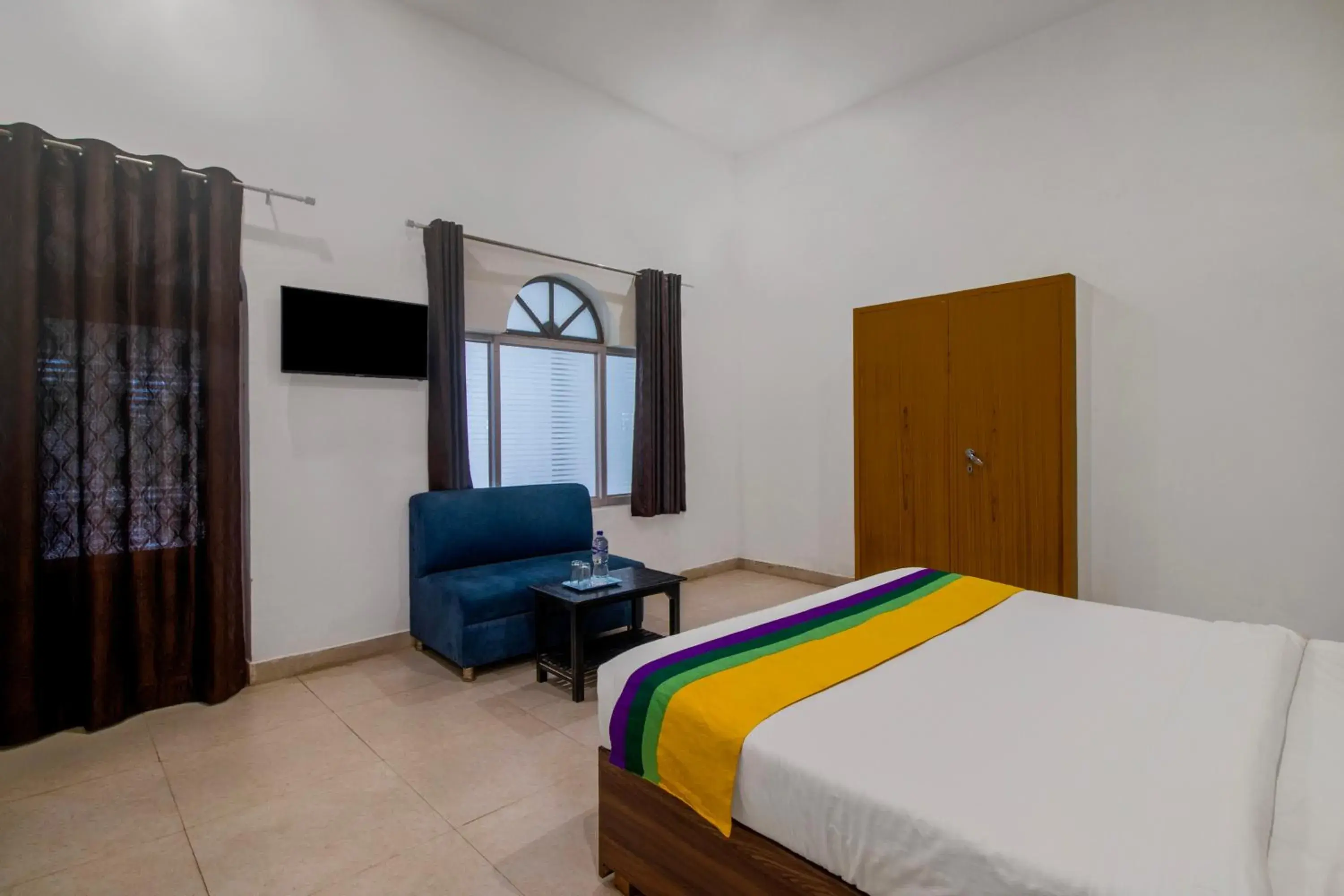 Economy Double Room - single occupancy in Itsy Hotels Om Pushp Residency Economy Double Room - single occupancy in Itsy Hotels Om Pushp Residency