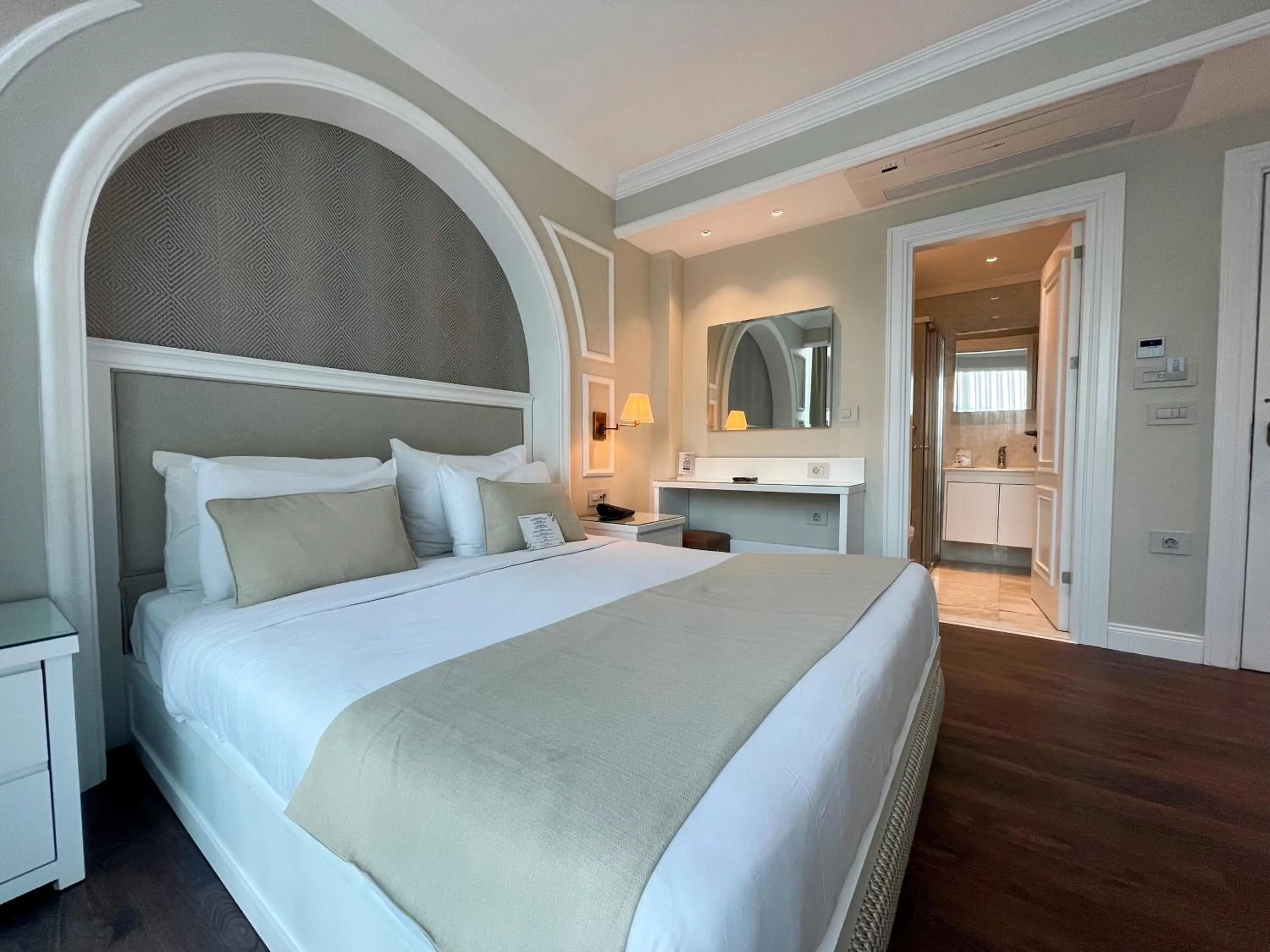 Bed in DBD Hotel Bayraklı