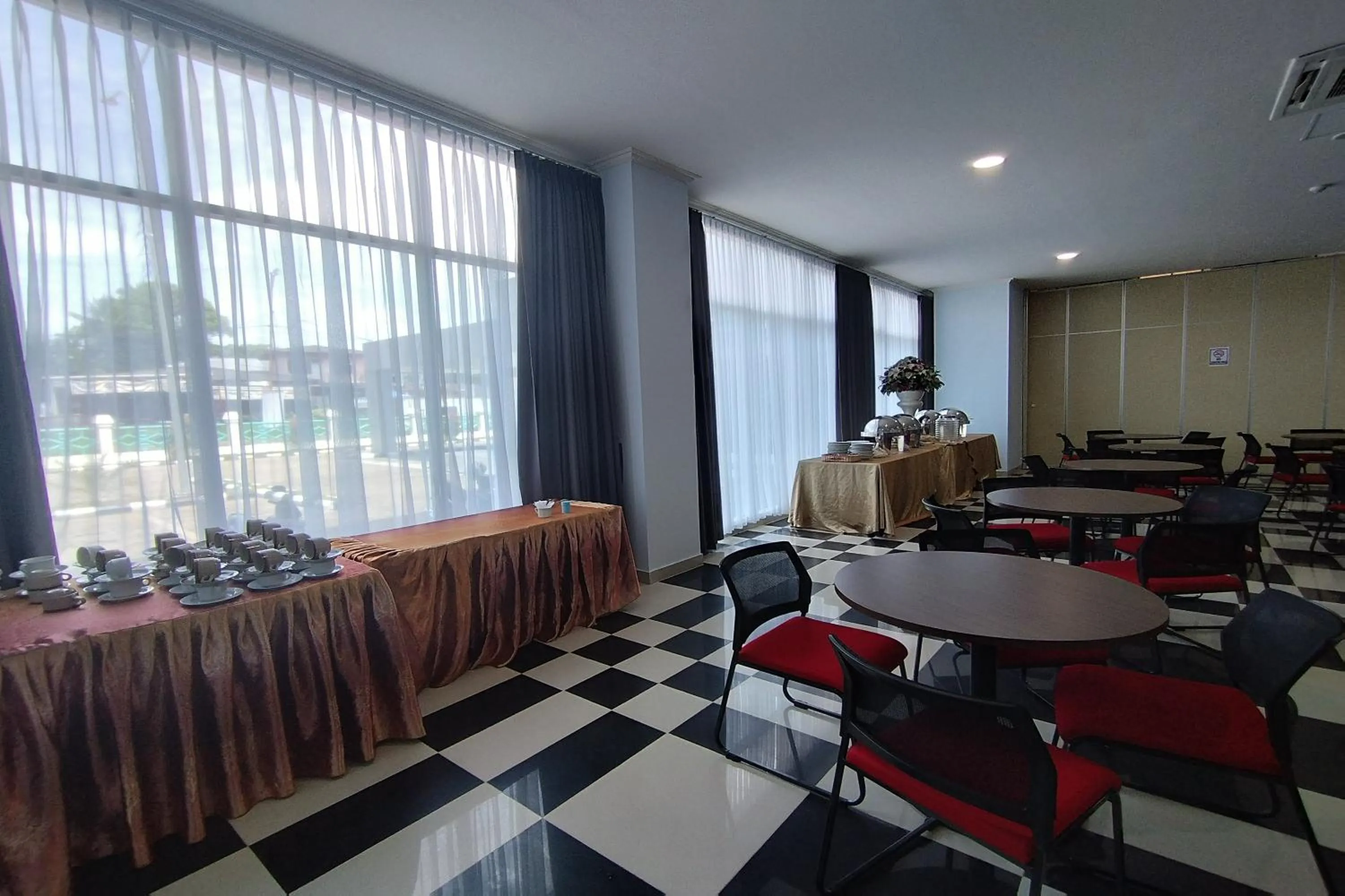 Restaurant/places to eat in Hotel Sutha Inn Syariah