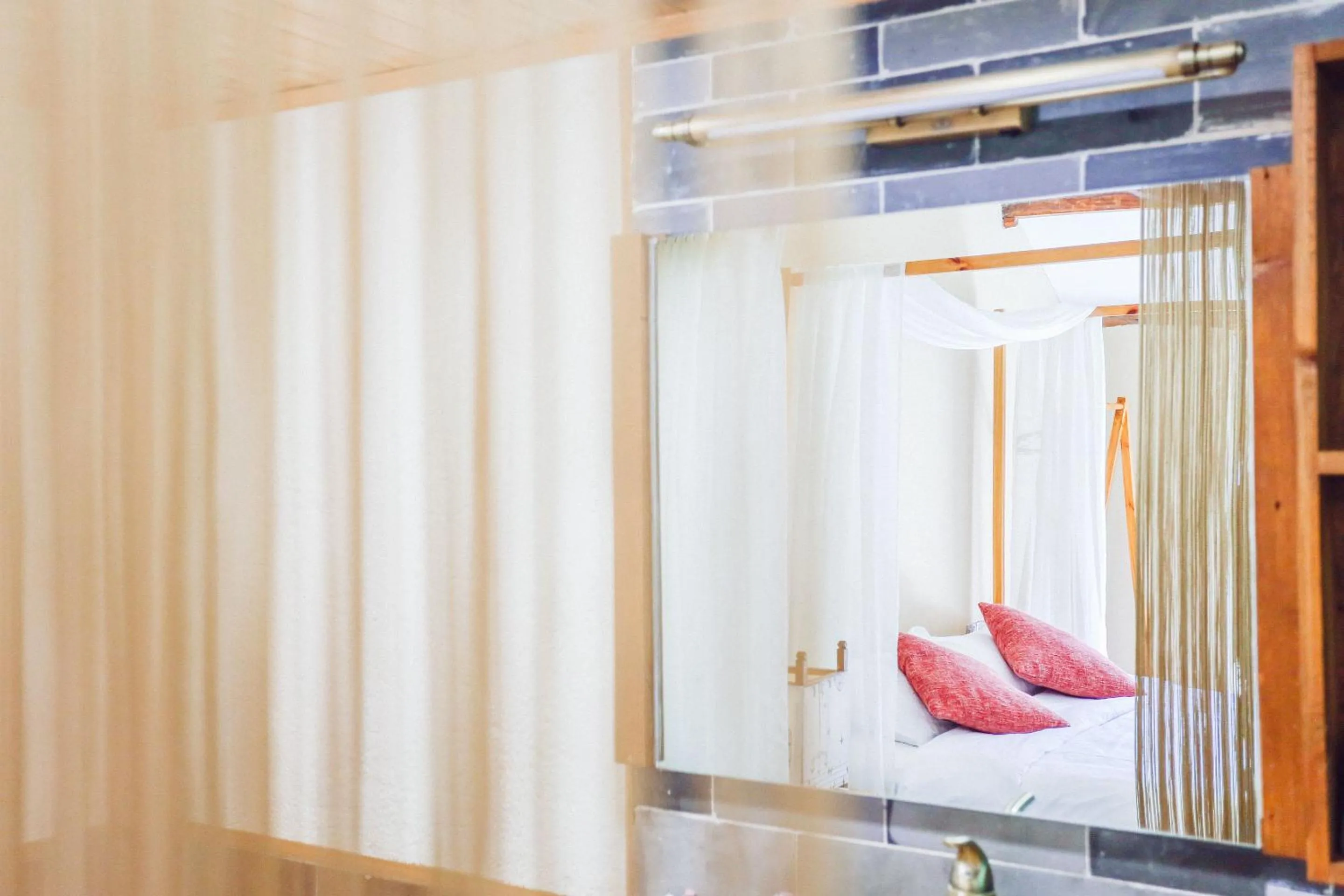 Decorative detail in Cabin 7 Inn