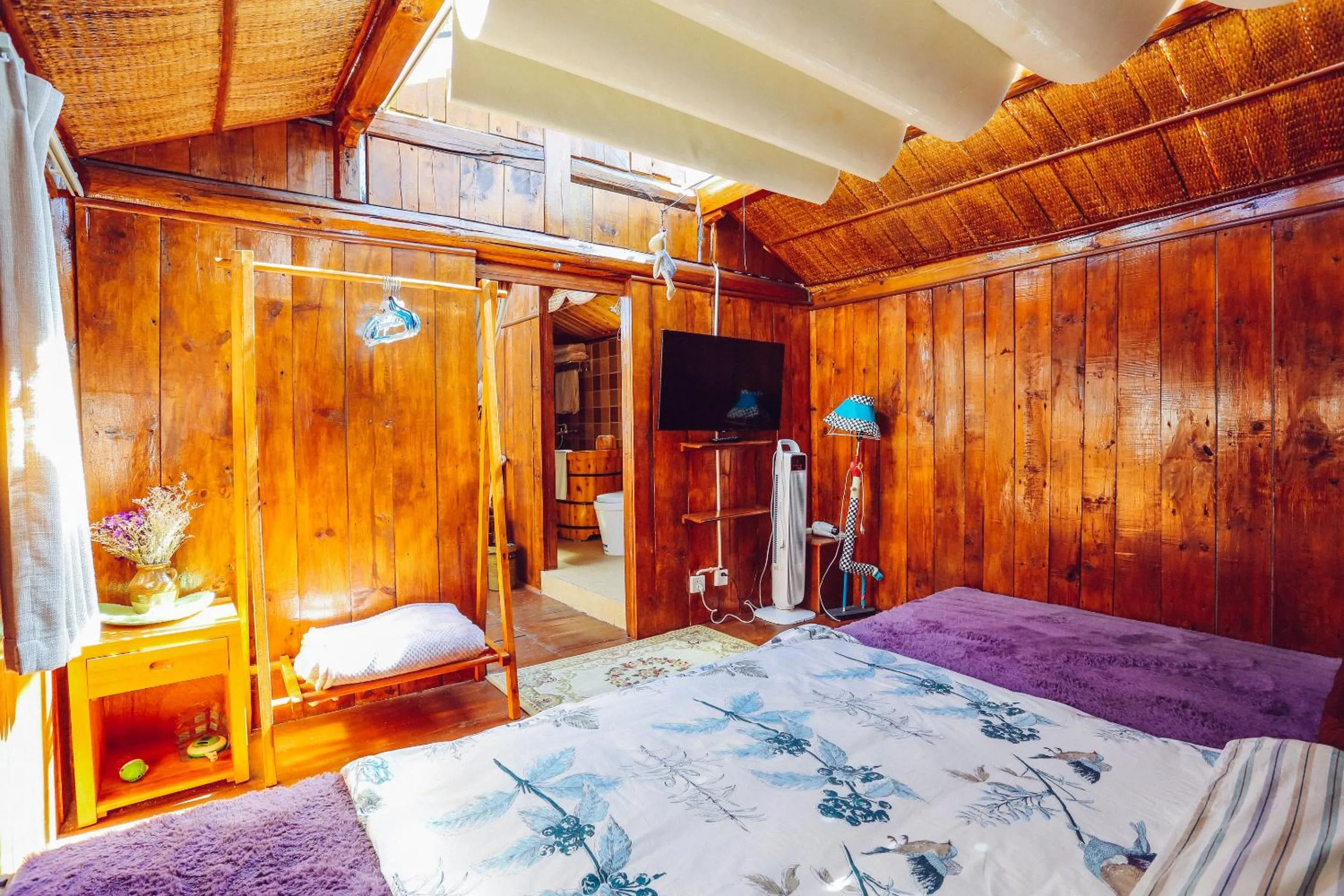 Bedroom, Bed in Cabin 7 Inn