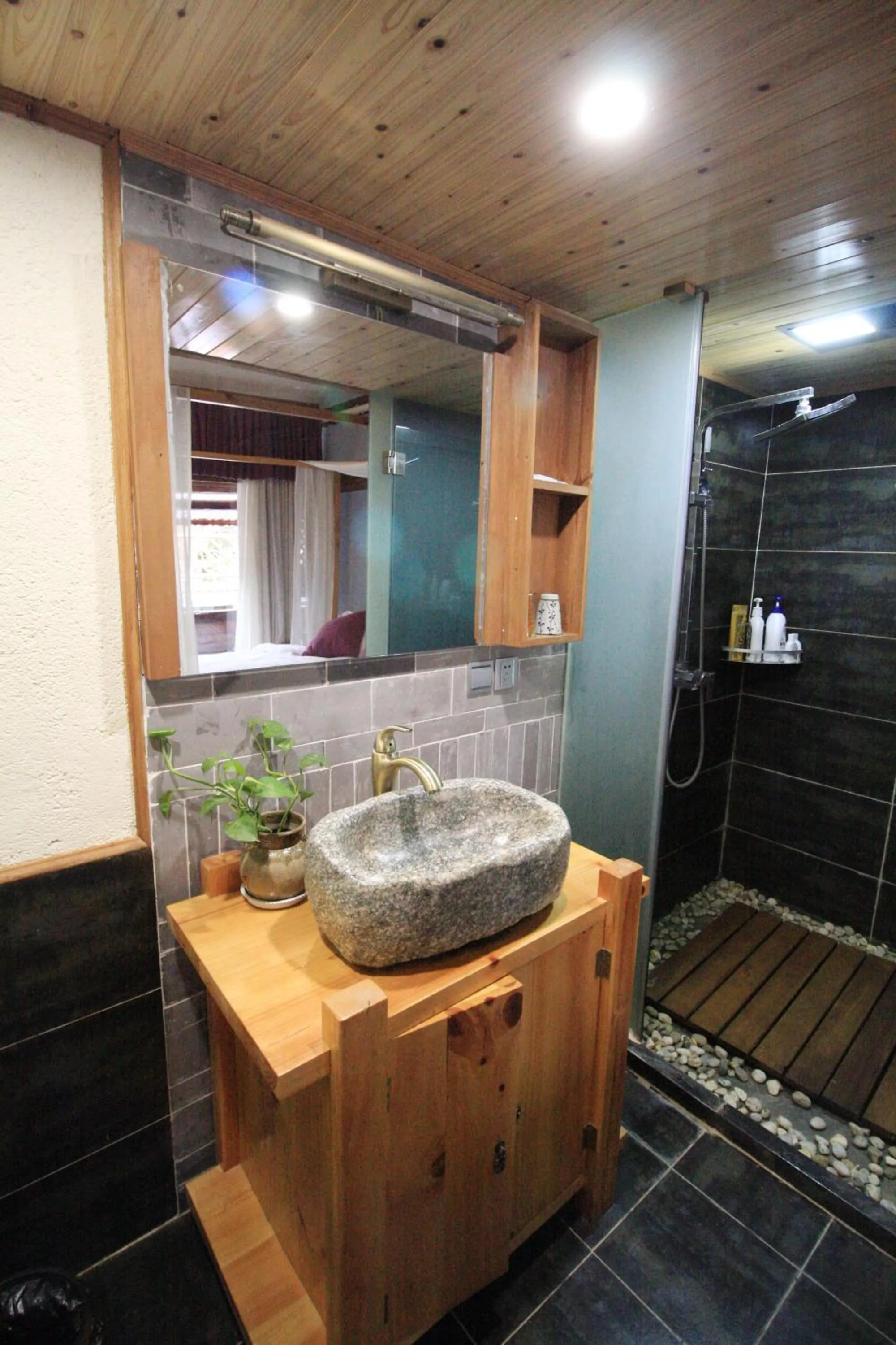 Shower in Cabin 7 Inn