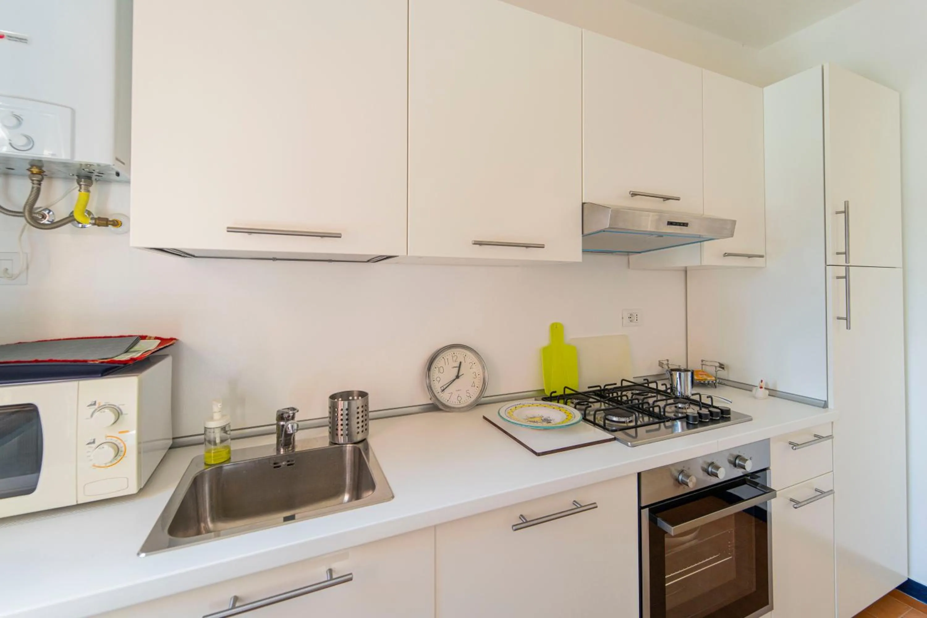 Kitchen or kitchenette in 194 - A casa di Andrea, Cavi di Lavagna a soli 80metri dal mare - PARCHEGGIO PRIVATO SOLO PER AUTO DI DIMENSIONI RIDOTTE O MOTO