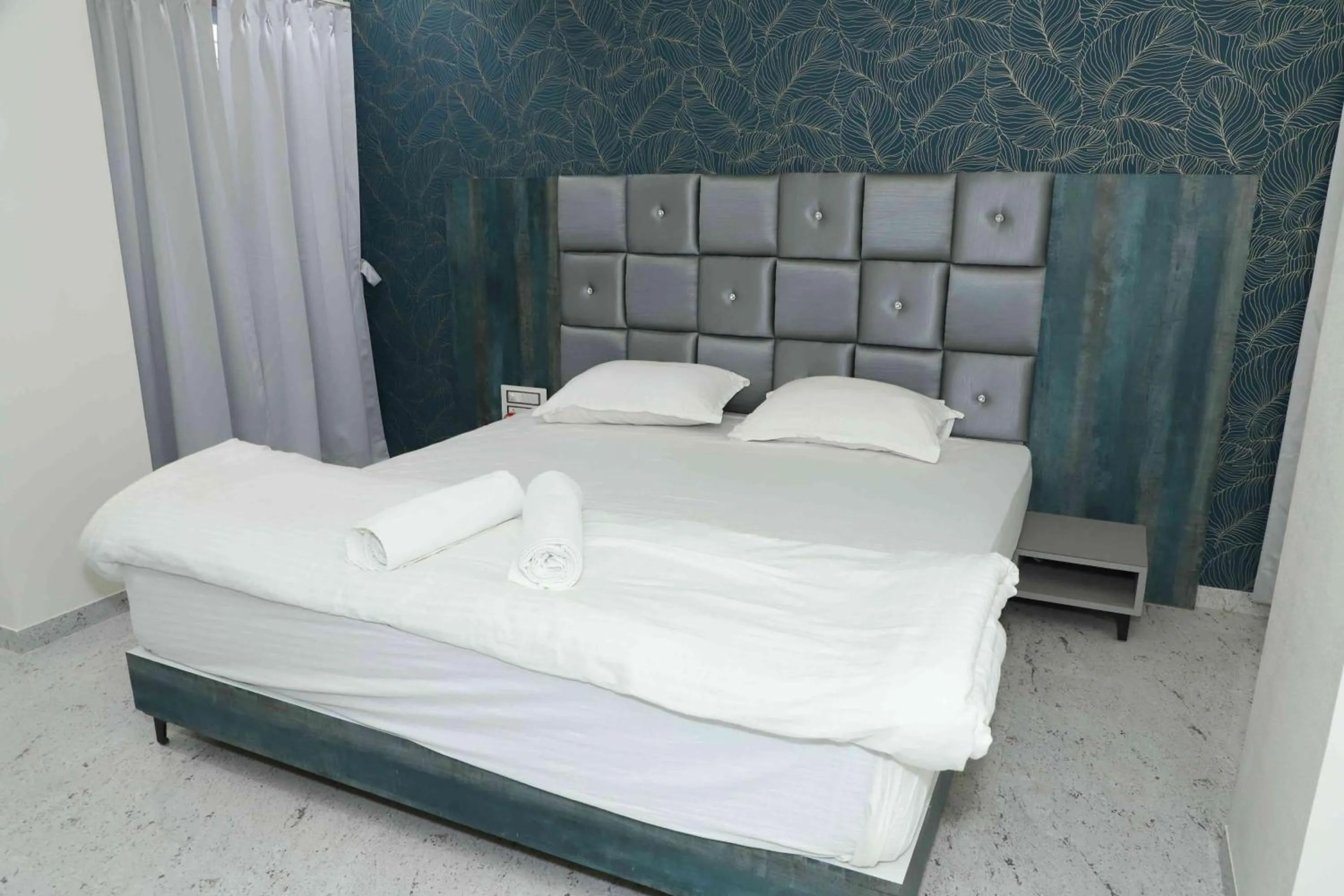 Bedroom, Bed in Dnyanprabha Executive