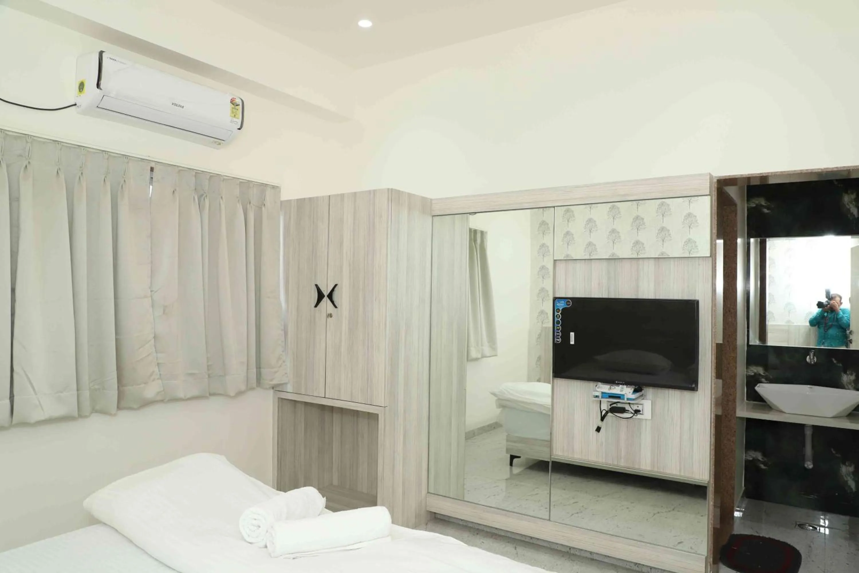 TV and multimedia, Bed in Dnyanprabha Executive