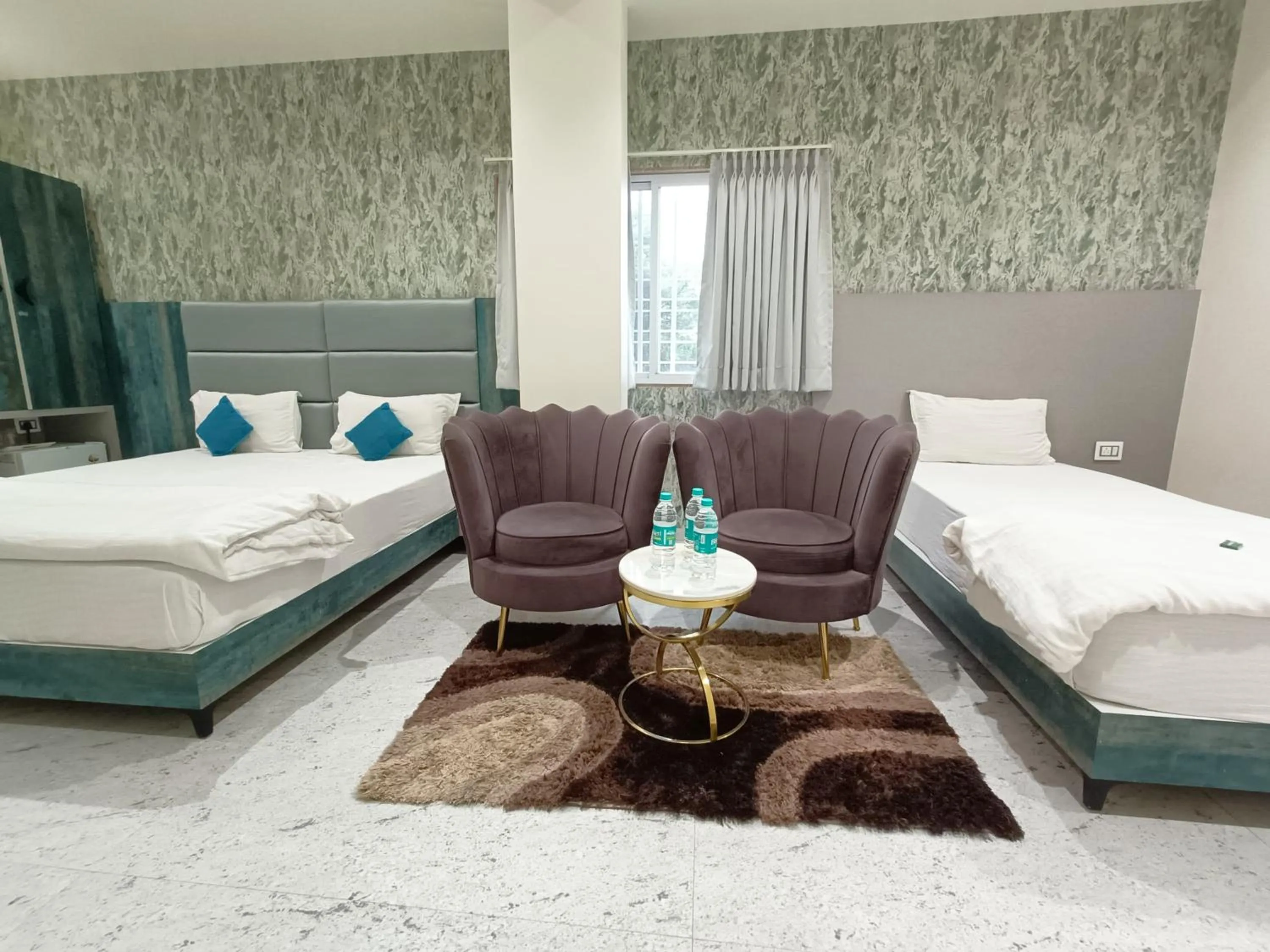 Living room, Bed in Dnyanprabha Executive