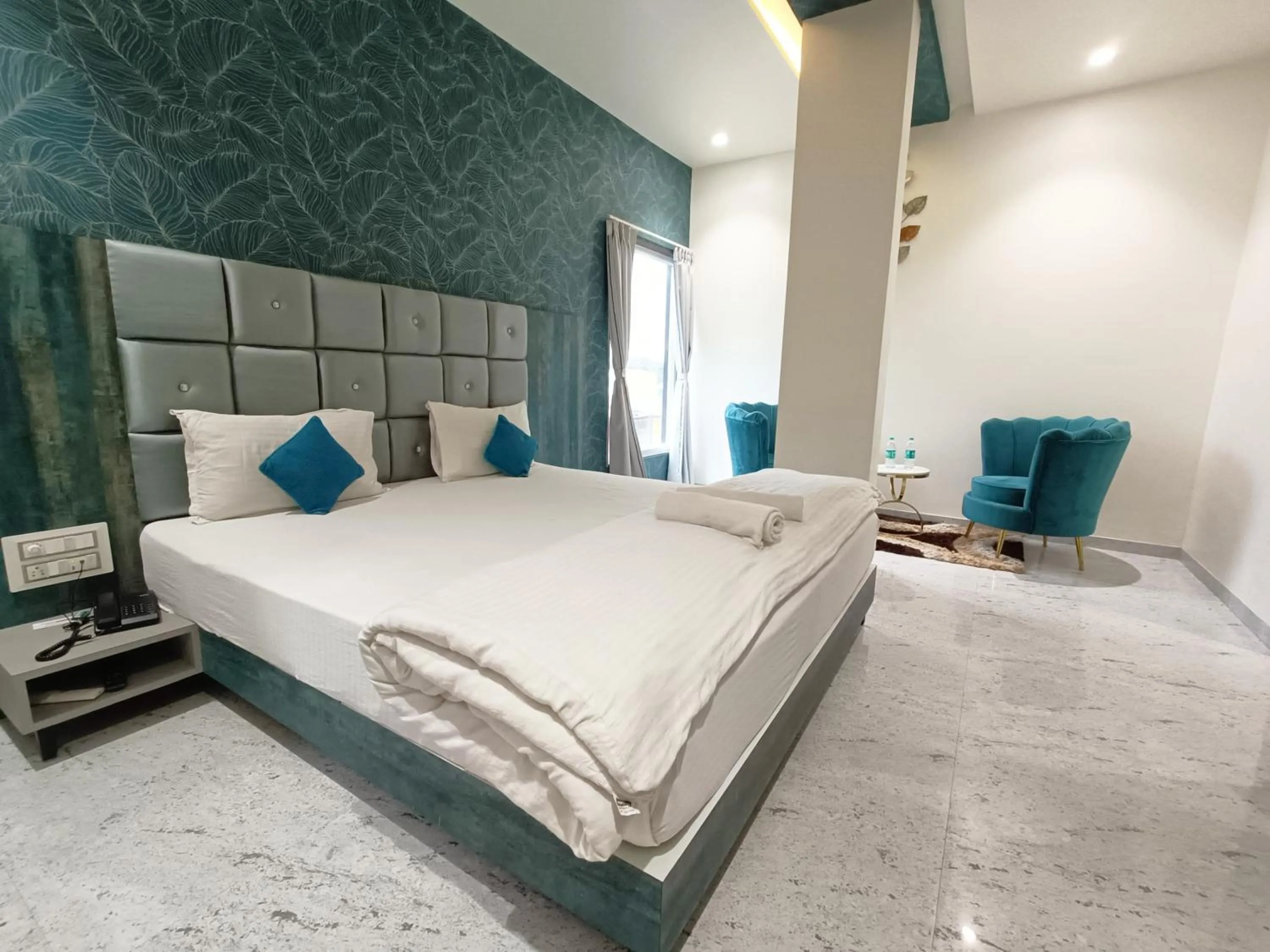 View (from property/room), Bed in Dnyanprabha Executive