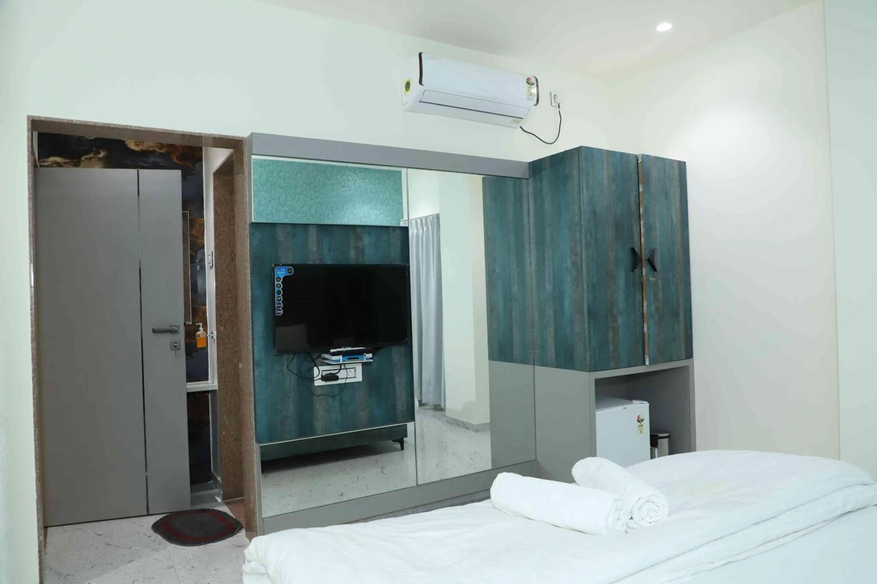 TV and multimedia, Bed in Dnyanprabha Executive