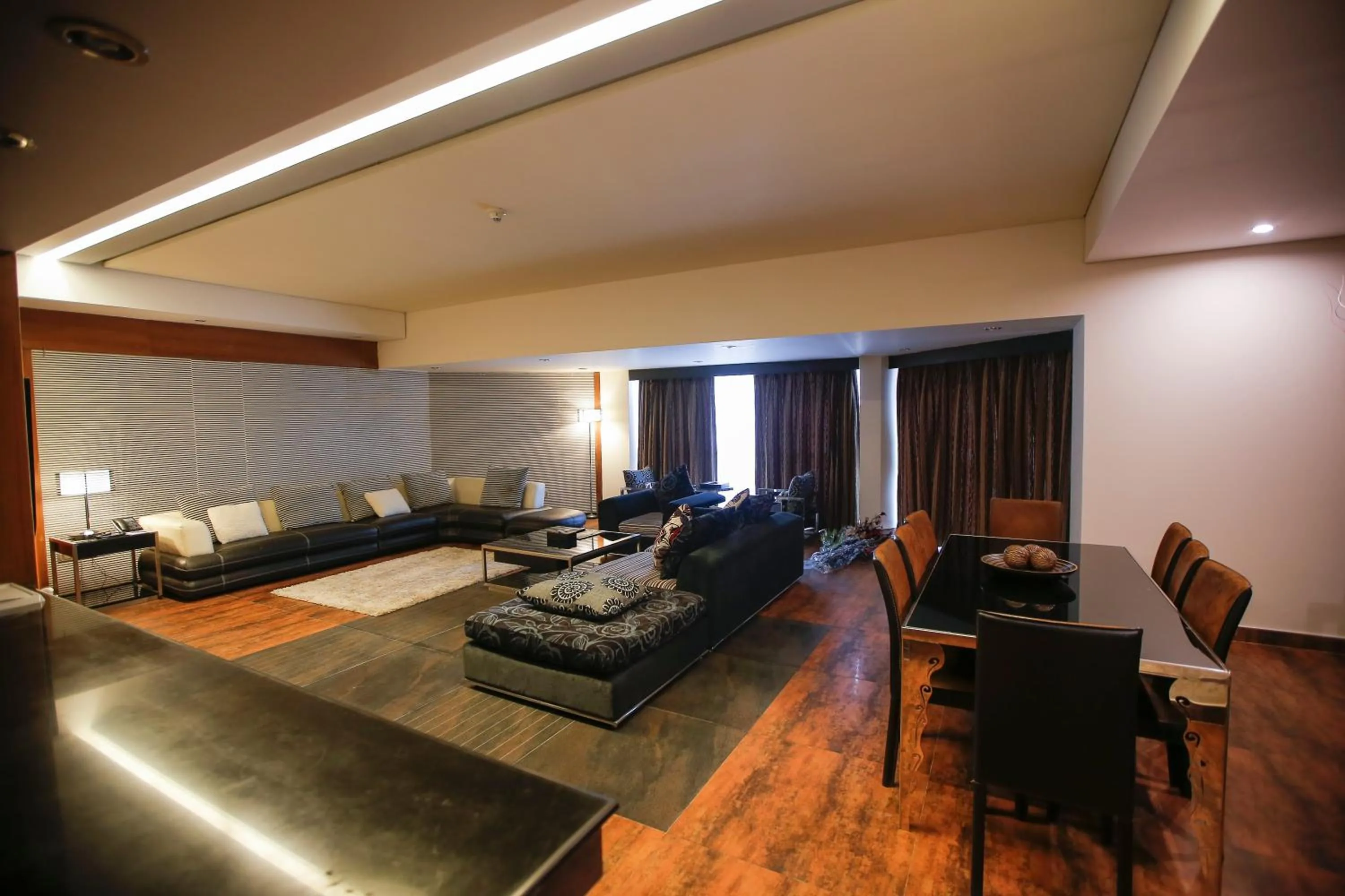 Living room in Long Beach Hotel