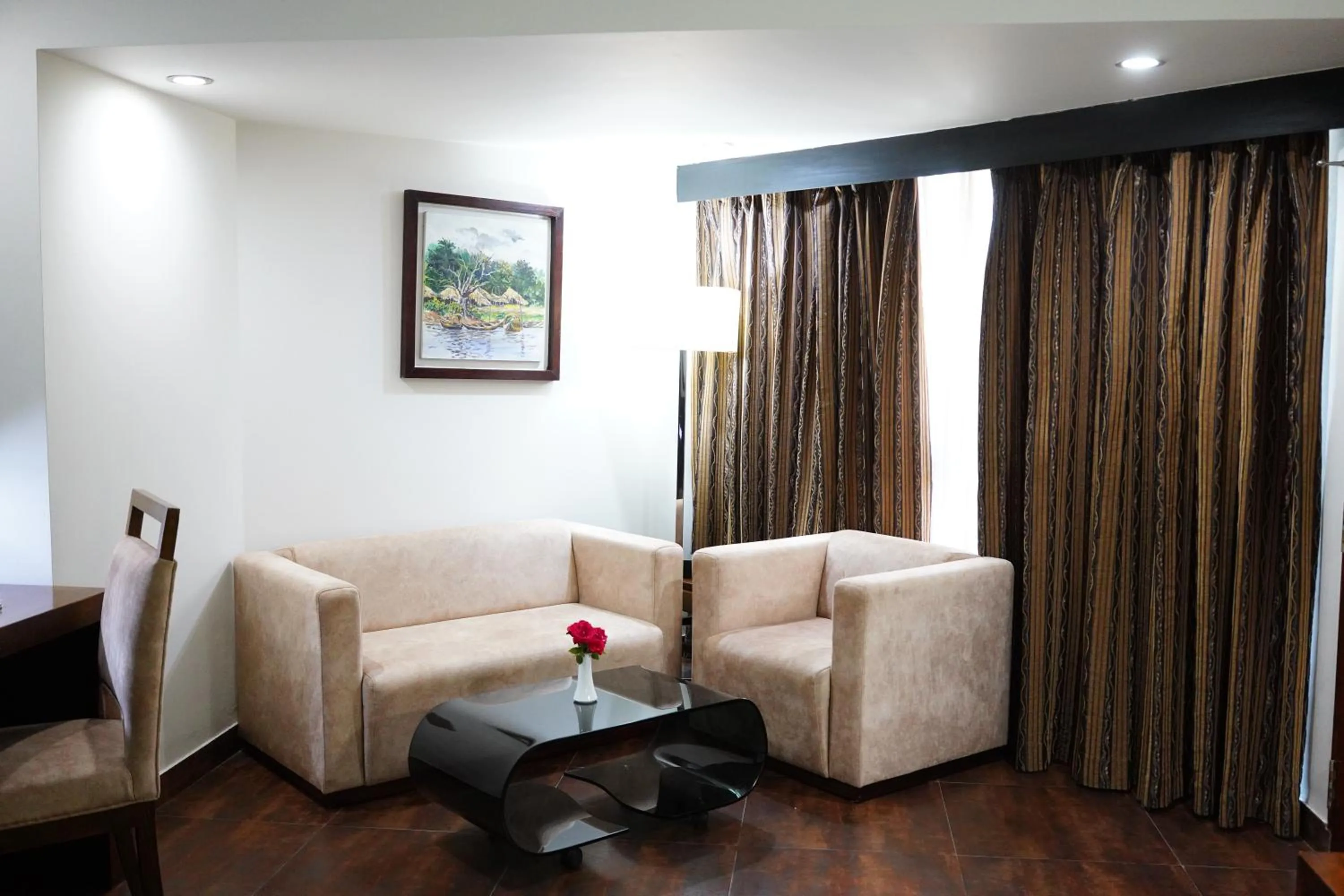 Seating area in Long Beach Hotel