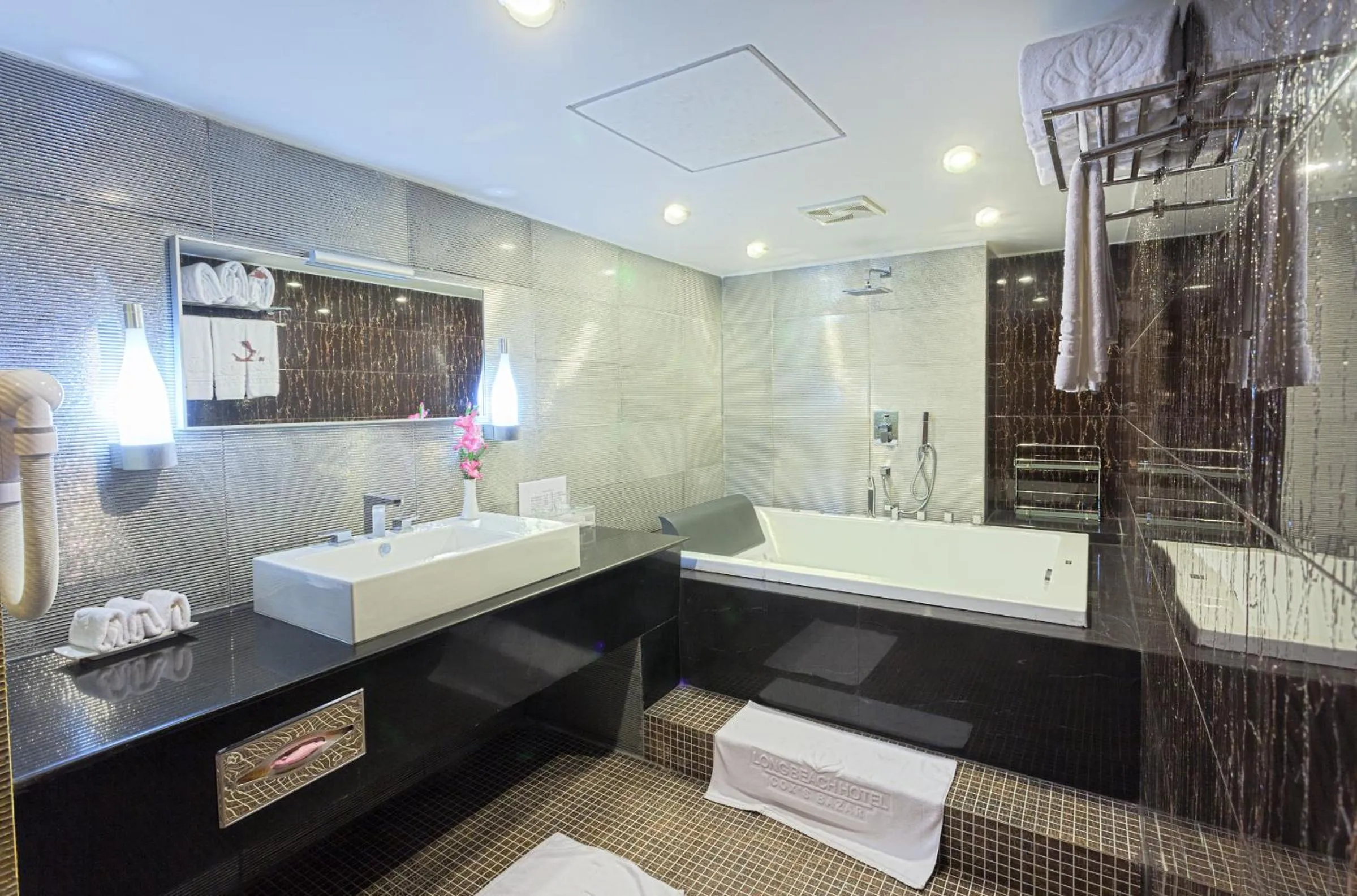 Bathroom in Long Beach Hotel