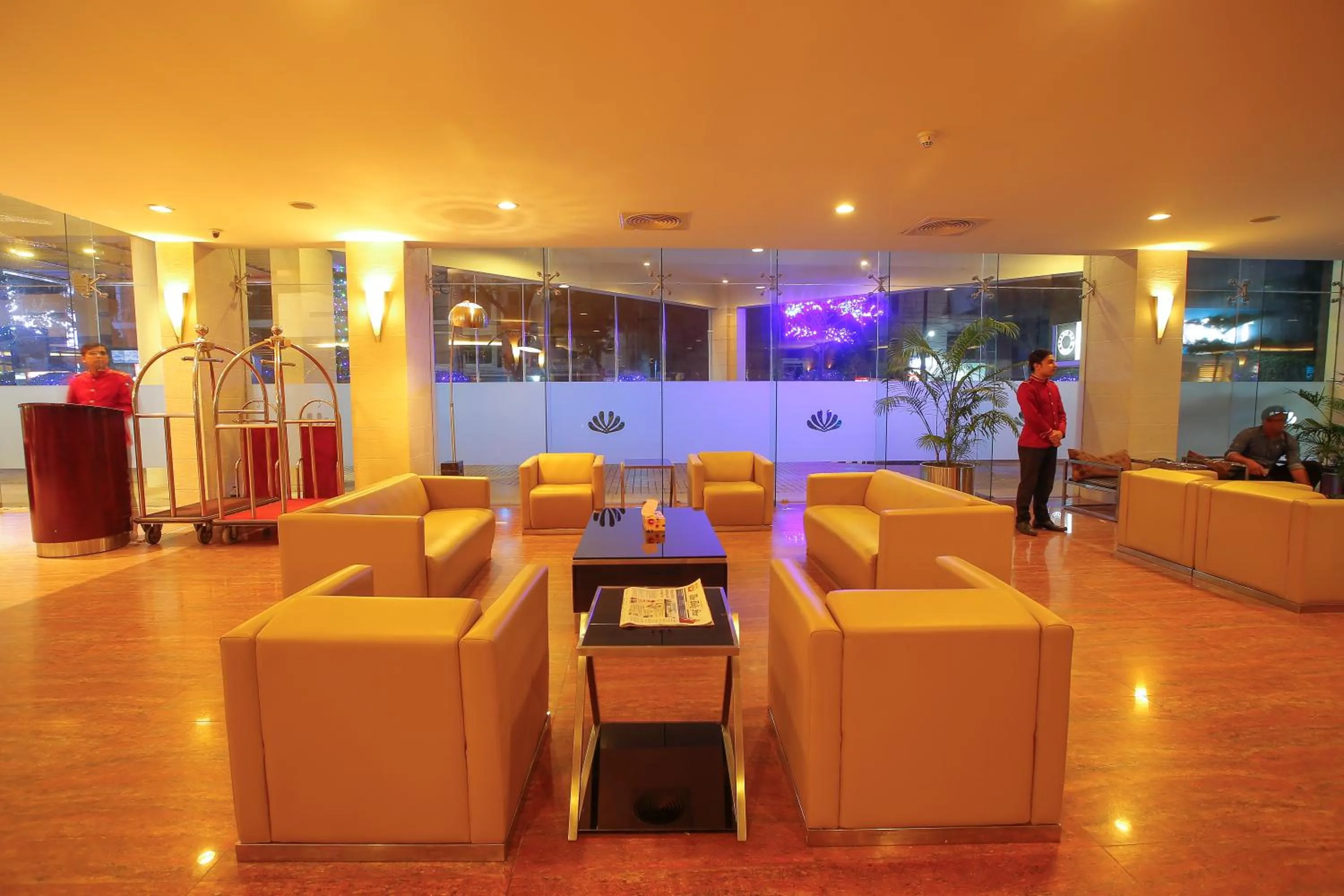 Lobby or reception in Long Beach Hotel