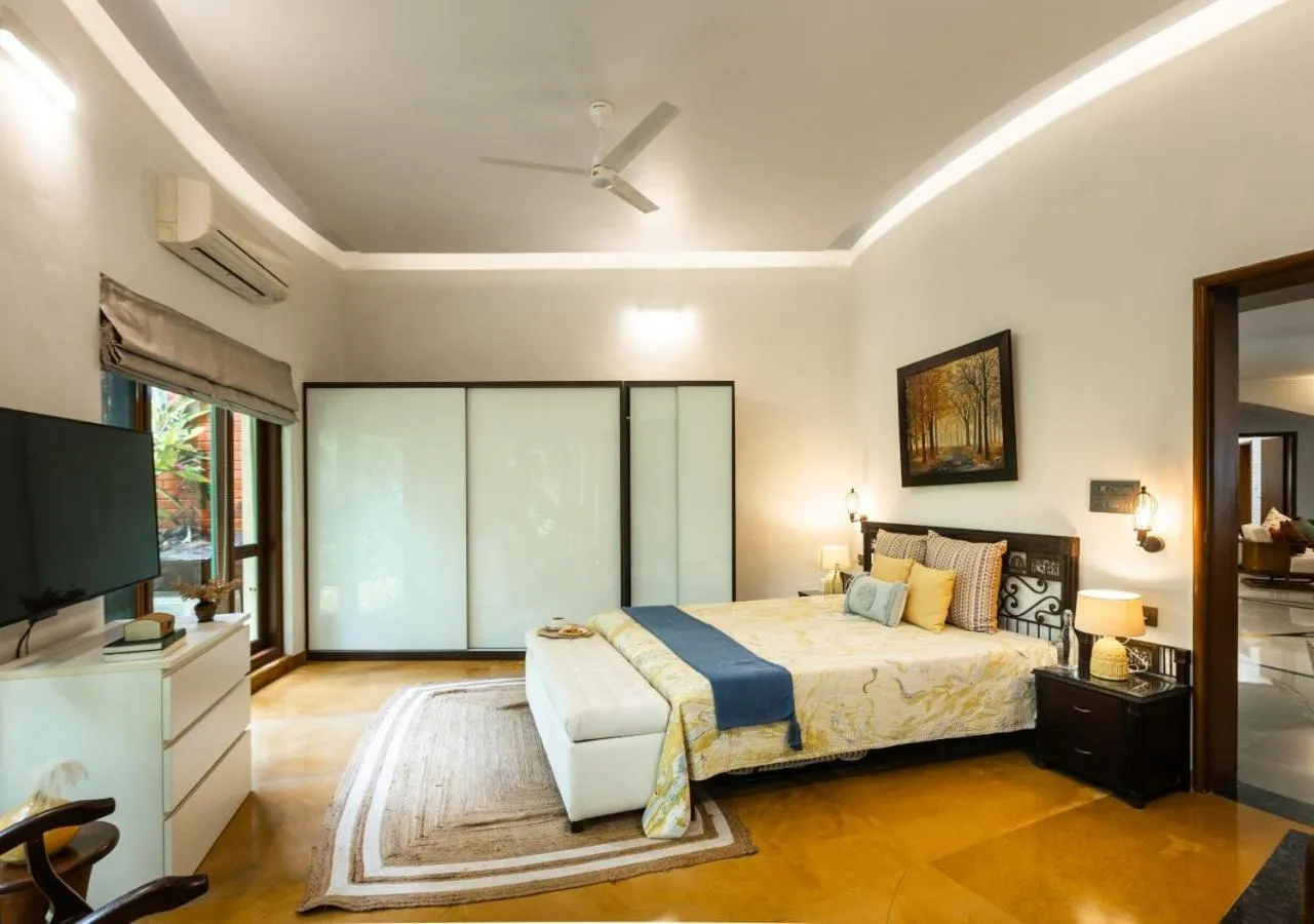 TV and multimedia, Bed in LohonoStays Villa Lani