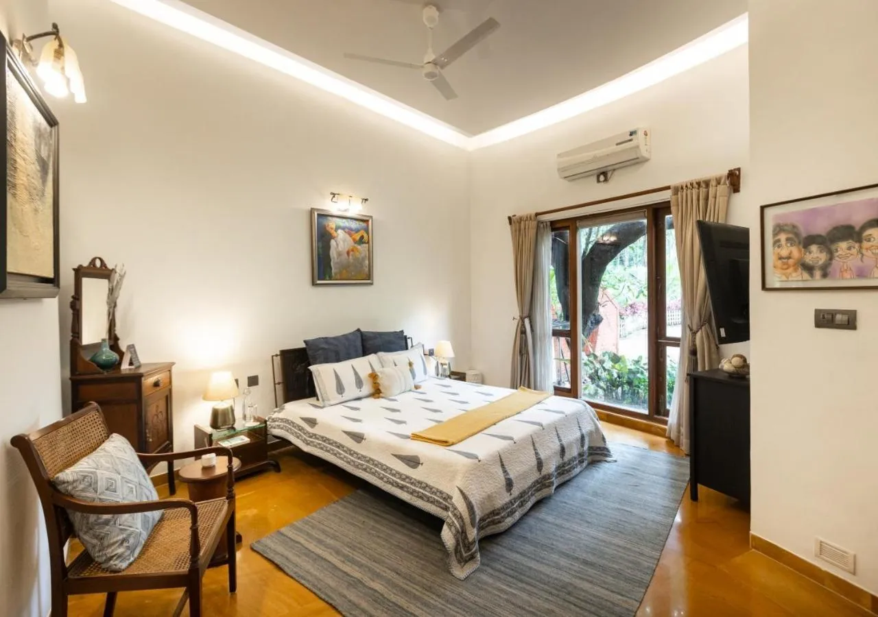 Bed in LohonoStays Villa Lani