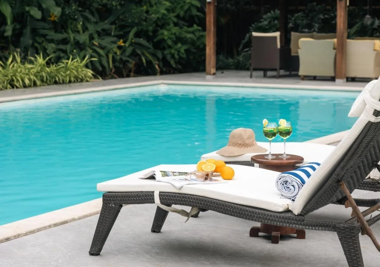 Food and drinks in LohonoStays Villa Lani