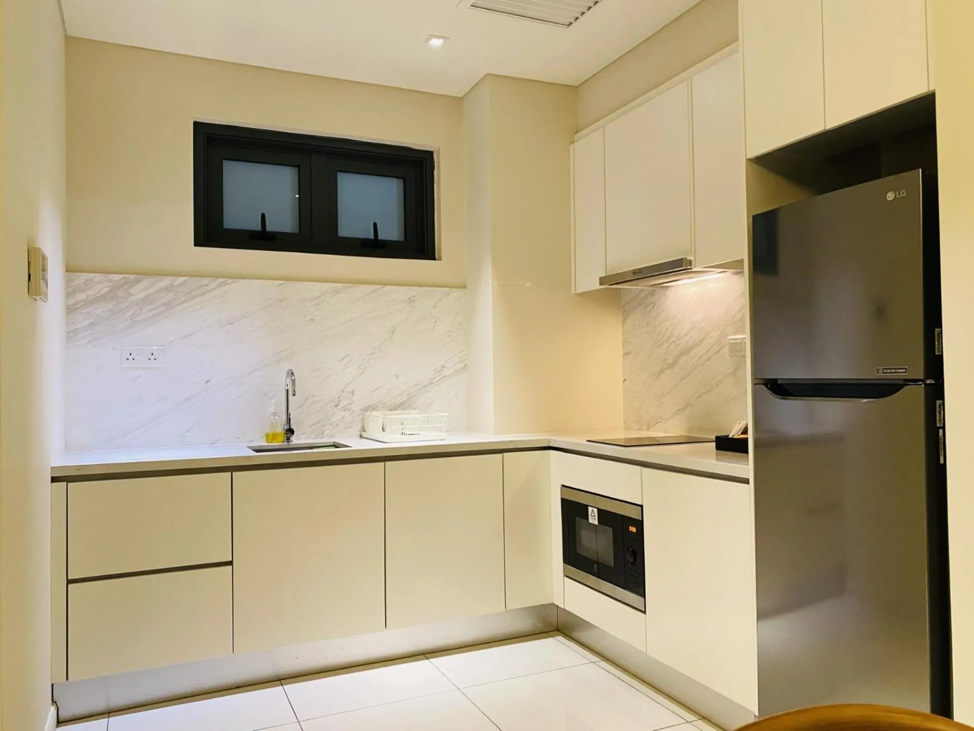 kitchen in Tribeca Serviced Hotel by Millennium