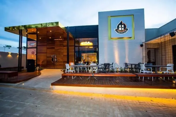 Restaurant/places to eat in Ponta Negra Flat