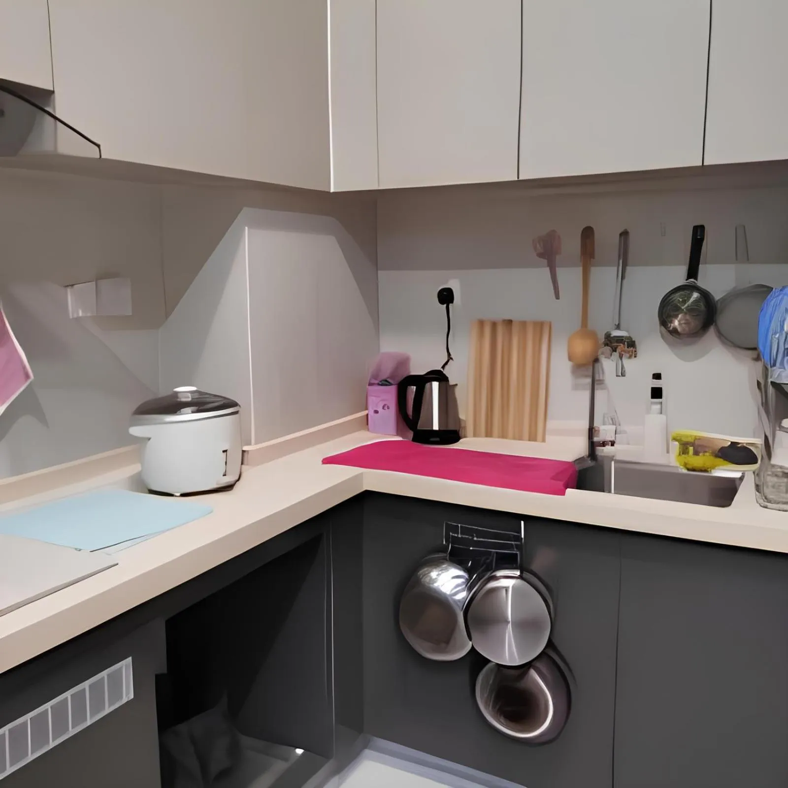 Kitchen or kitchenette in Cityview 2BR Country Garden Danga Bay - Natol