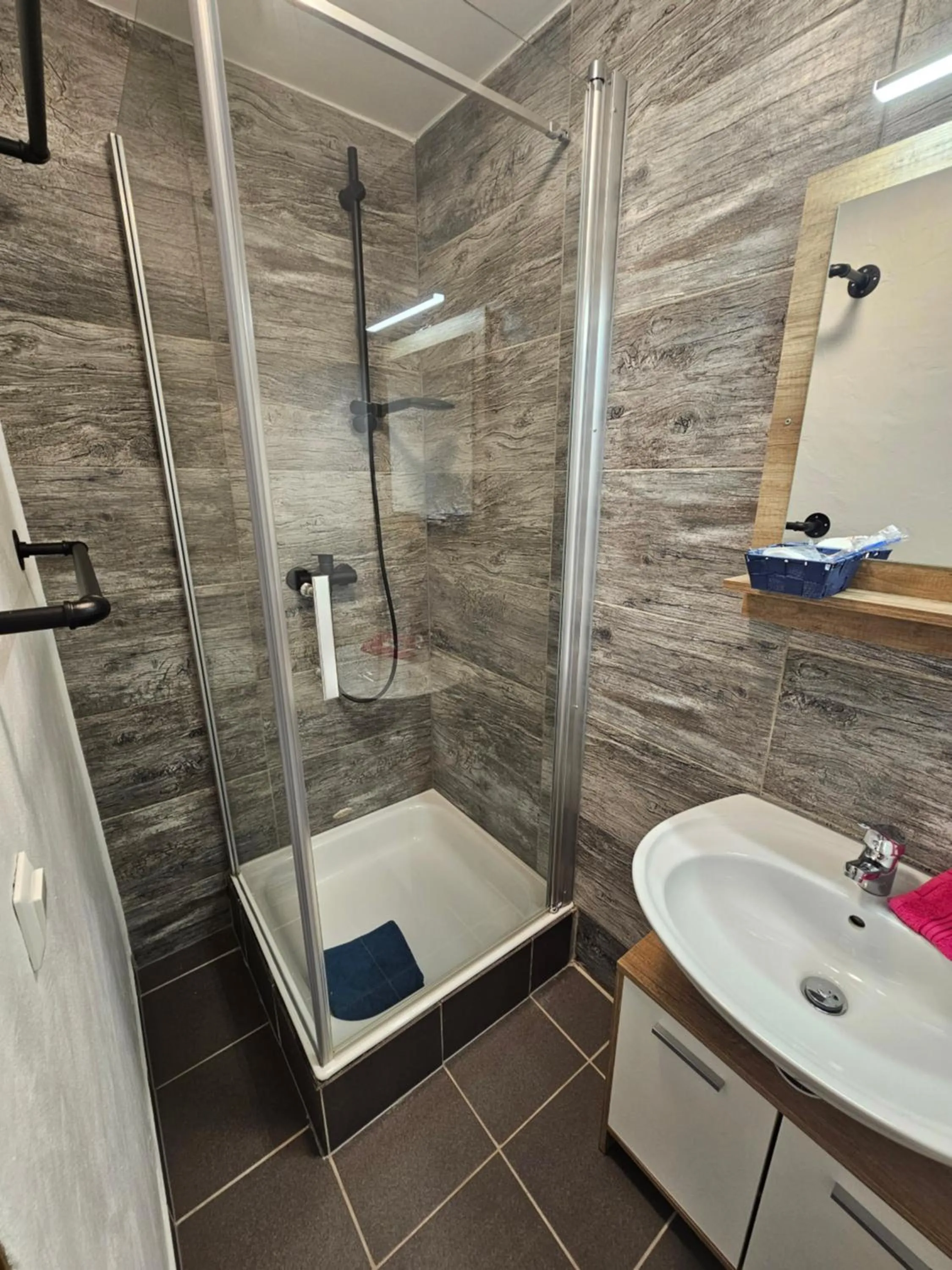 Shower in Karawanken Lodge