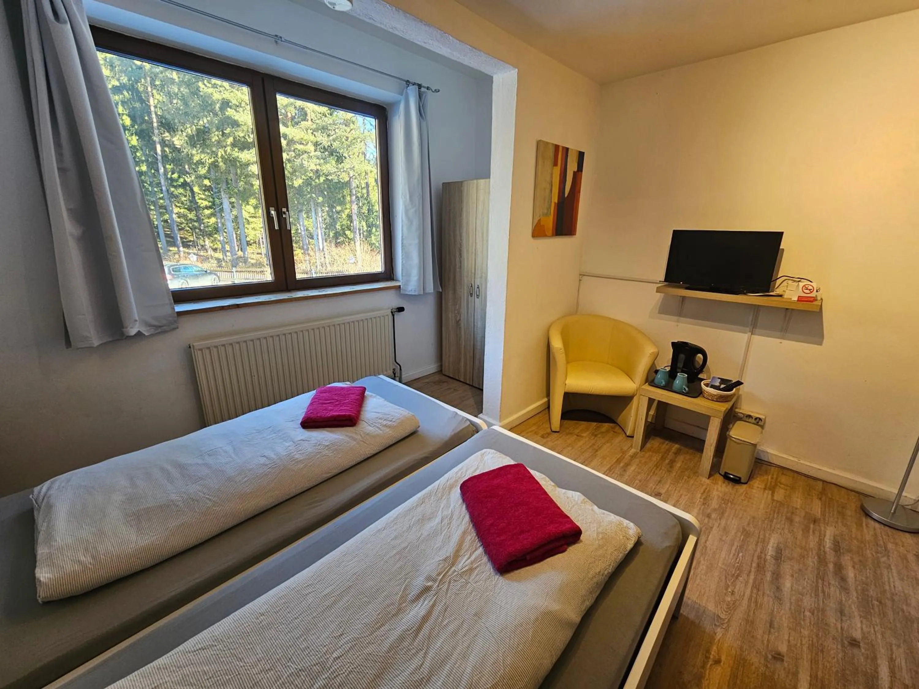 Photo of the whole room, Bed in Karawanken Lodge