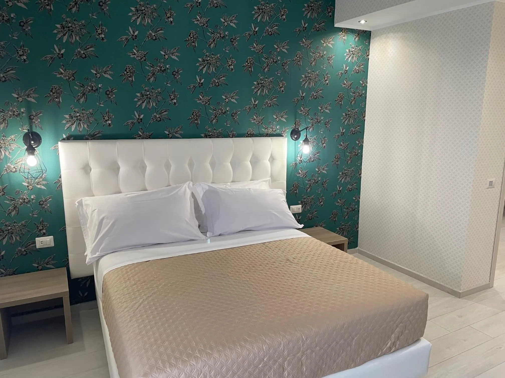 Bed in Castrichella Boutique Hotel Rome Airport