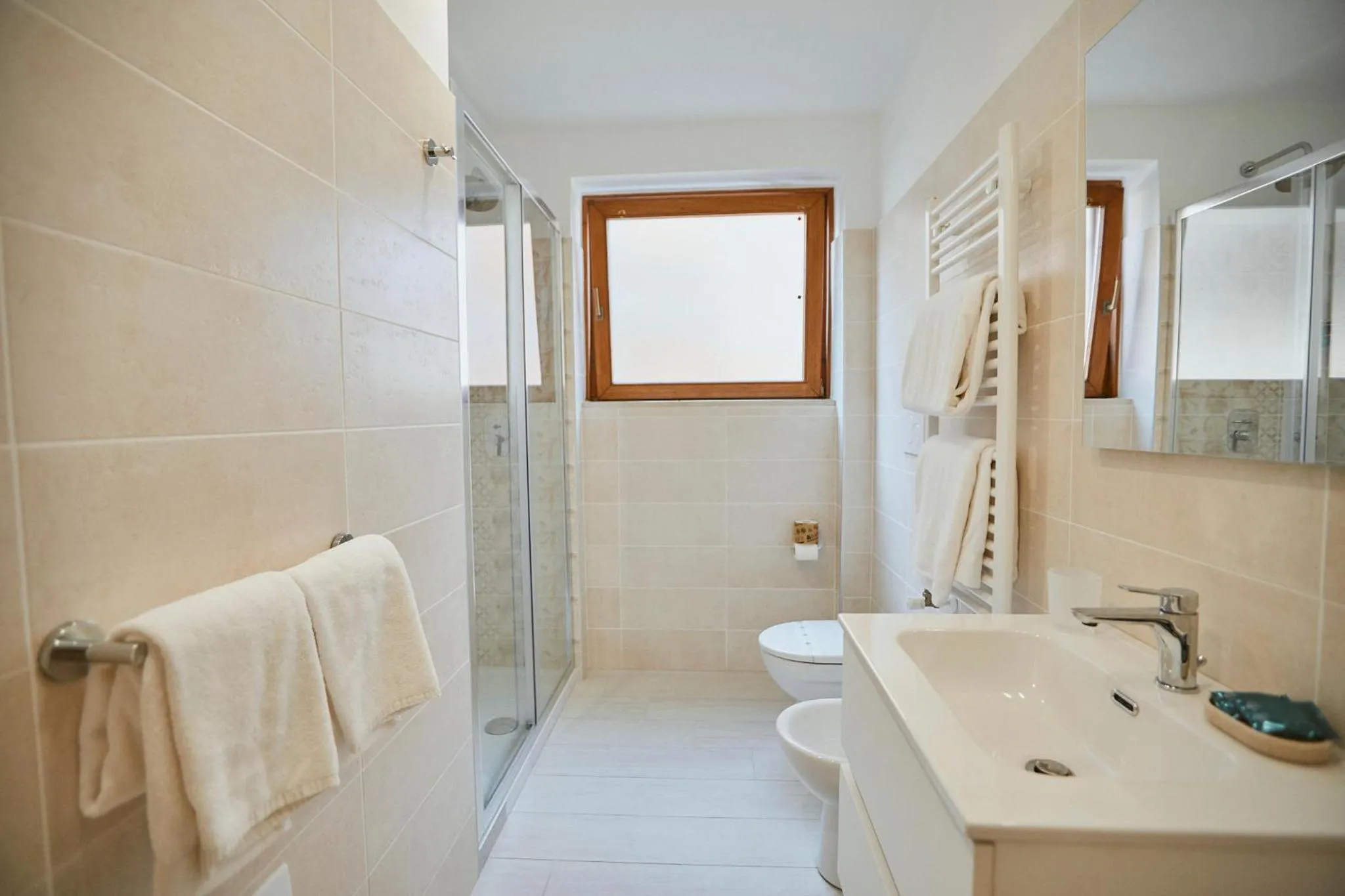 Shower in Castrichella Boutique Hotel Rome Airport