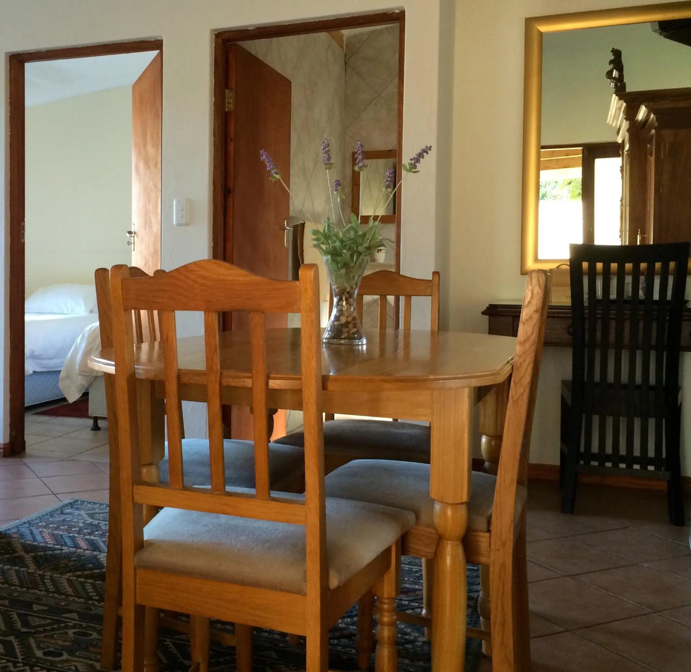 Dining area in Mountain Dew Guest House