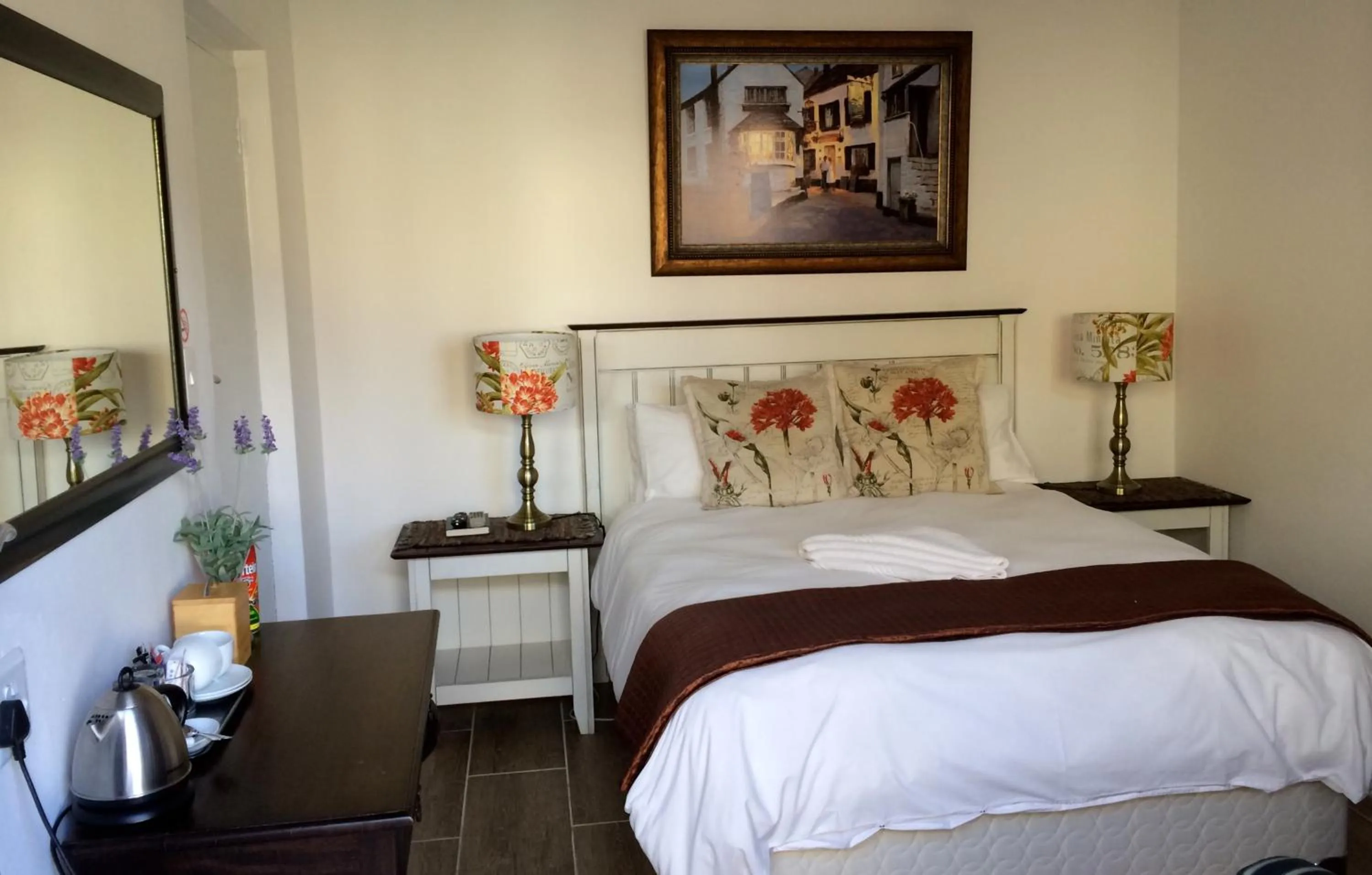 Photo of the whole room, Bed in Mountain Dew Guest House